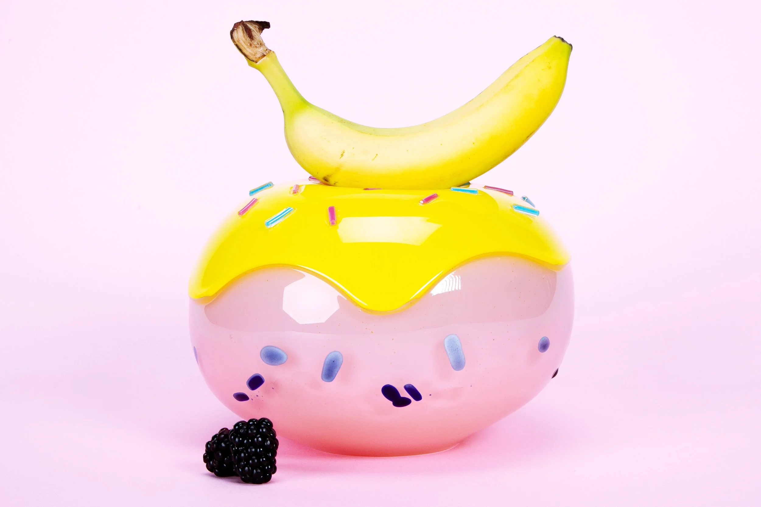 FAIR_ YELLOWCREAM _2020_20x20x15_HANDBLOWN GLASS_PLASTIC CRUSH_2.5kg_860£.jpg
