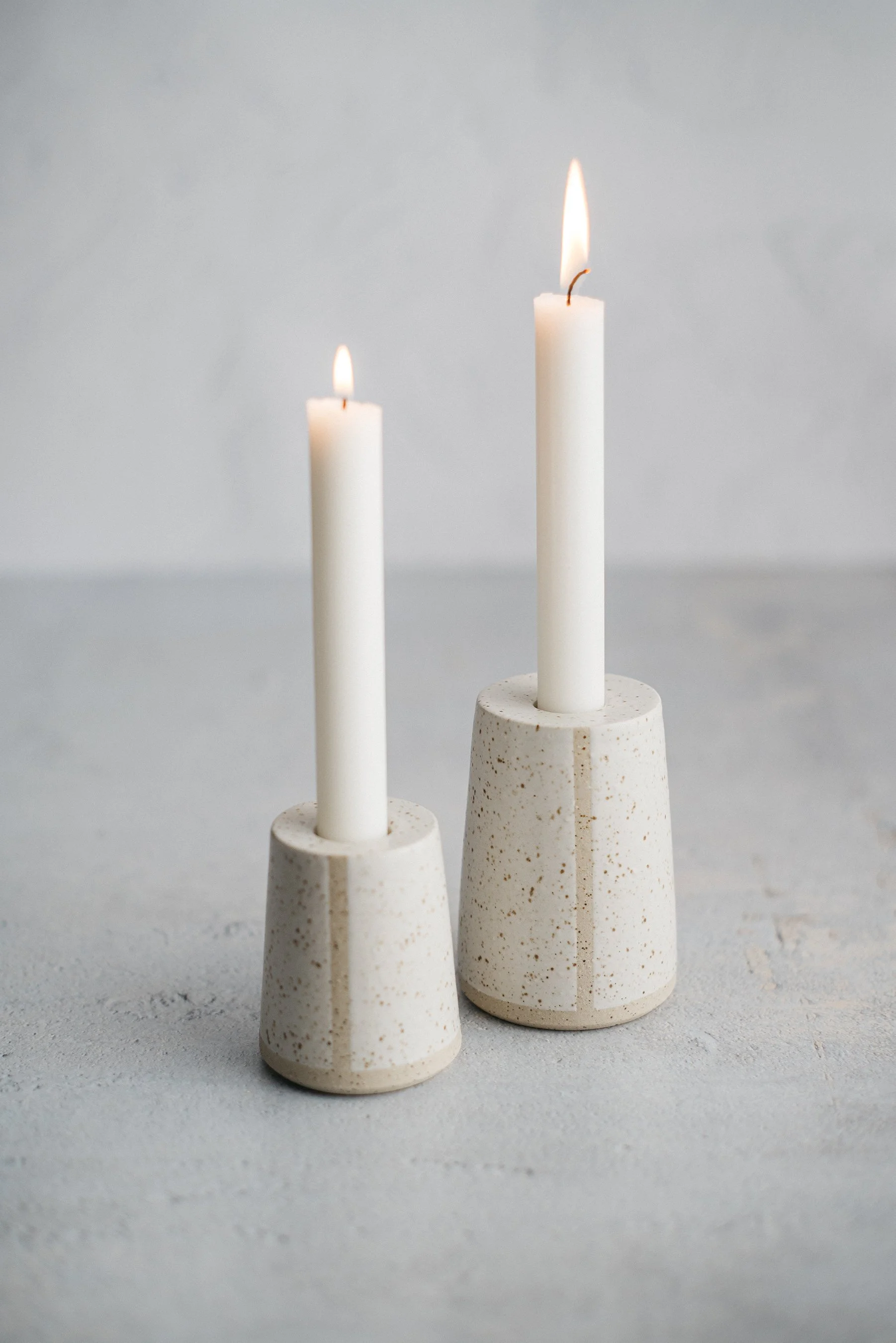 FAIR_PILLAR_CANDLEHOLDERS_2022_h11-8cm_STONEWARE_685g_80GBP_PHOTO_01.jpg