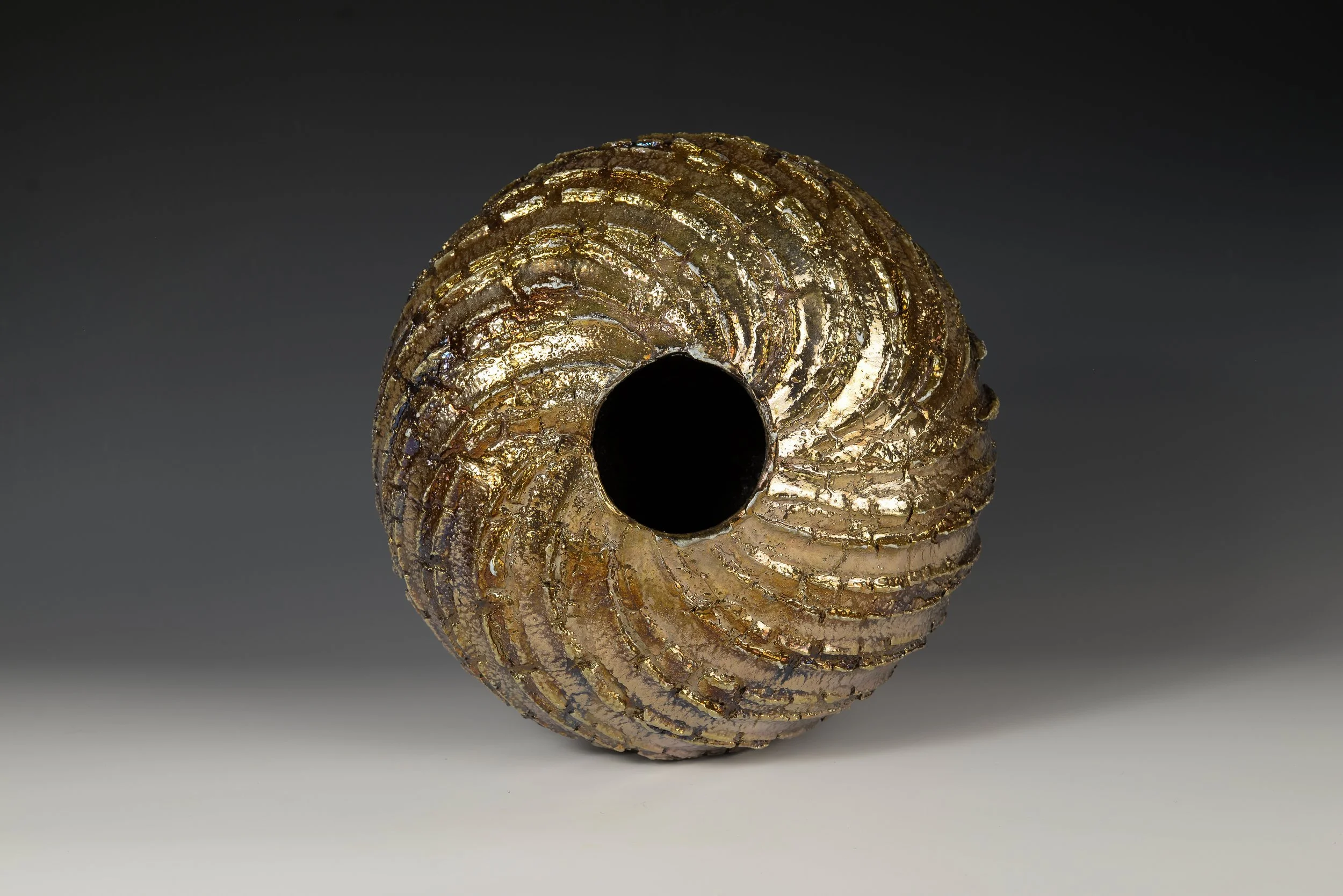 SHOP_Sebastiano-Fischer_Gold-Whirlpool-1.jpg