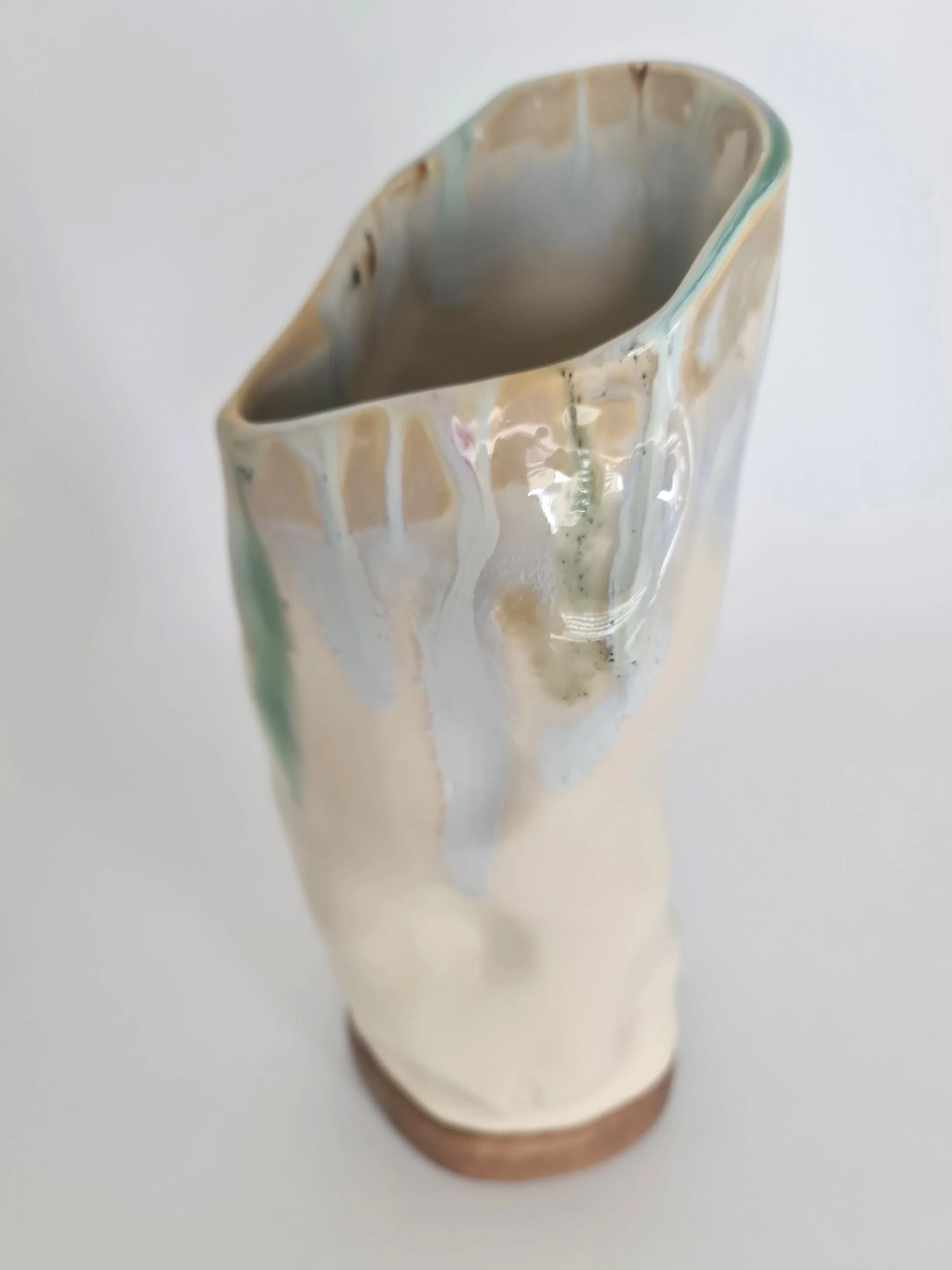 SHOP_AND-HUE_ SEASHELL BOWL WITH WOODEN STAND(12).jpg