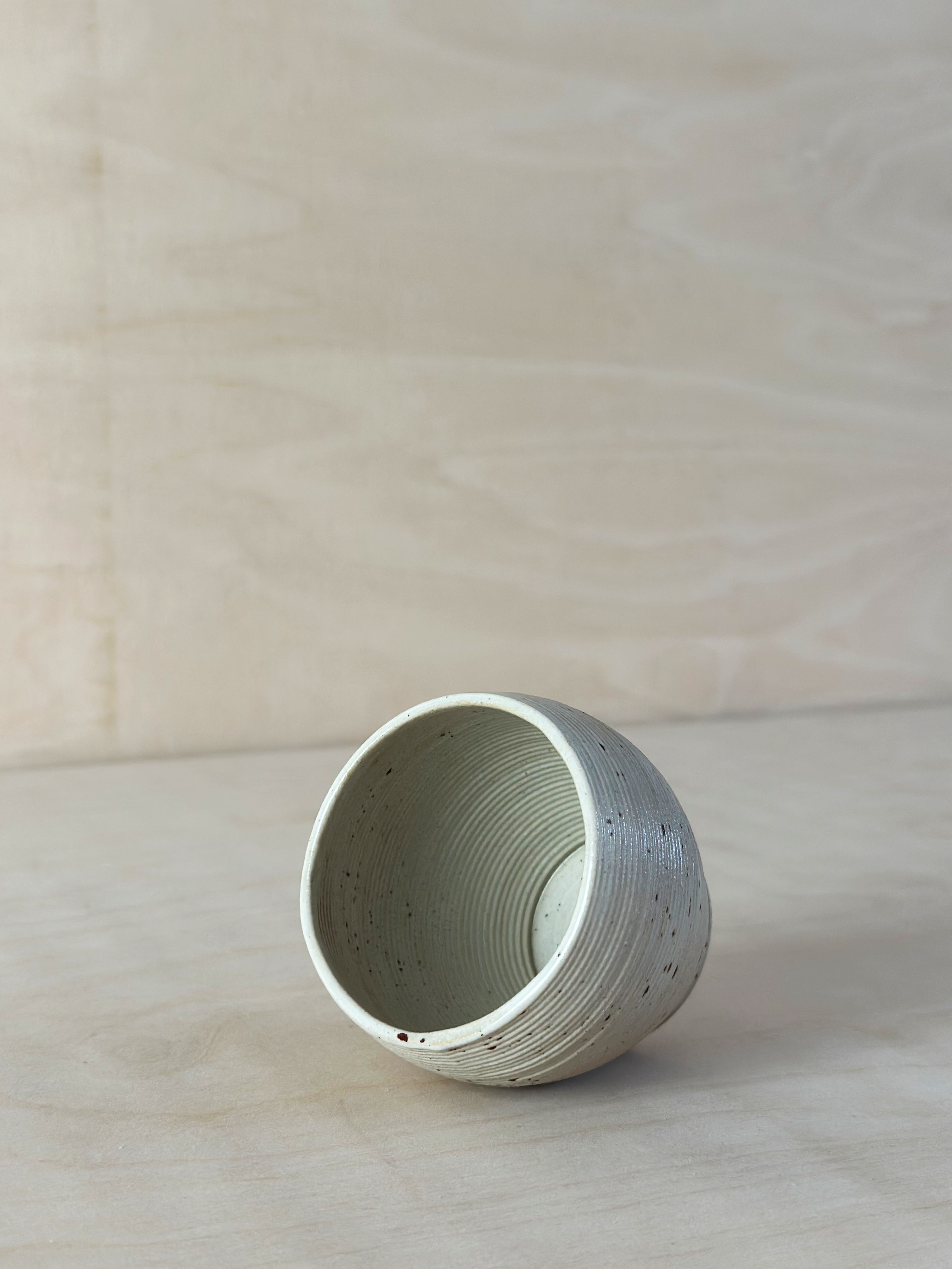 AntoniaBöck_DoppioMug_2025_3DPrintedCeramic_6x6,5x6,5cm_£20_Image1.png