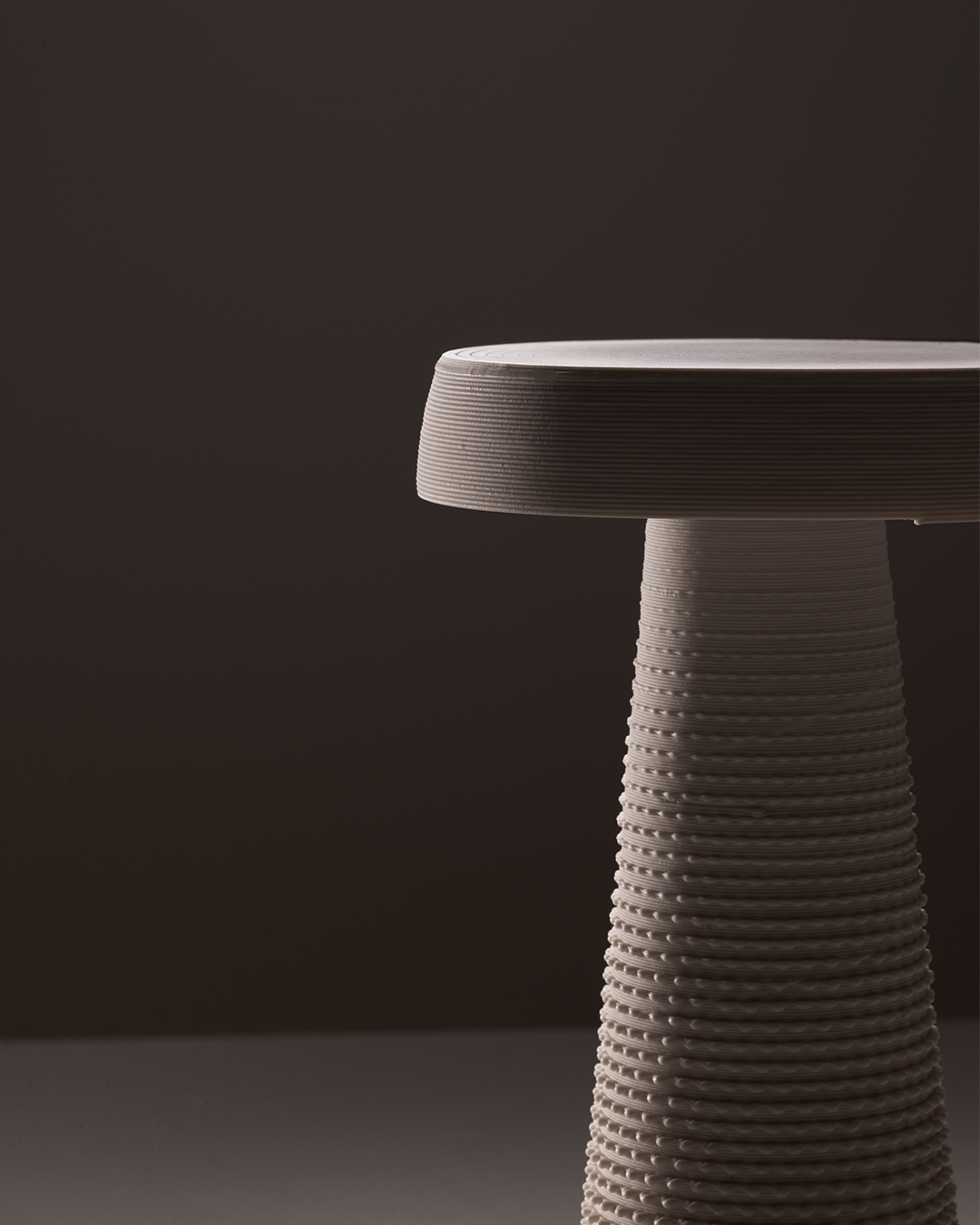 AntoniaBöck_Parasol_2025_3DPrintedPorcelain_23 x14x8cm_Image1.png