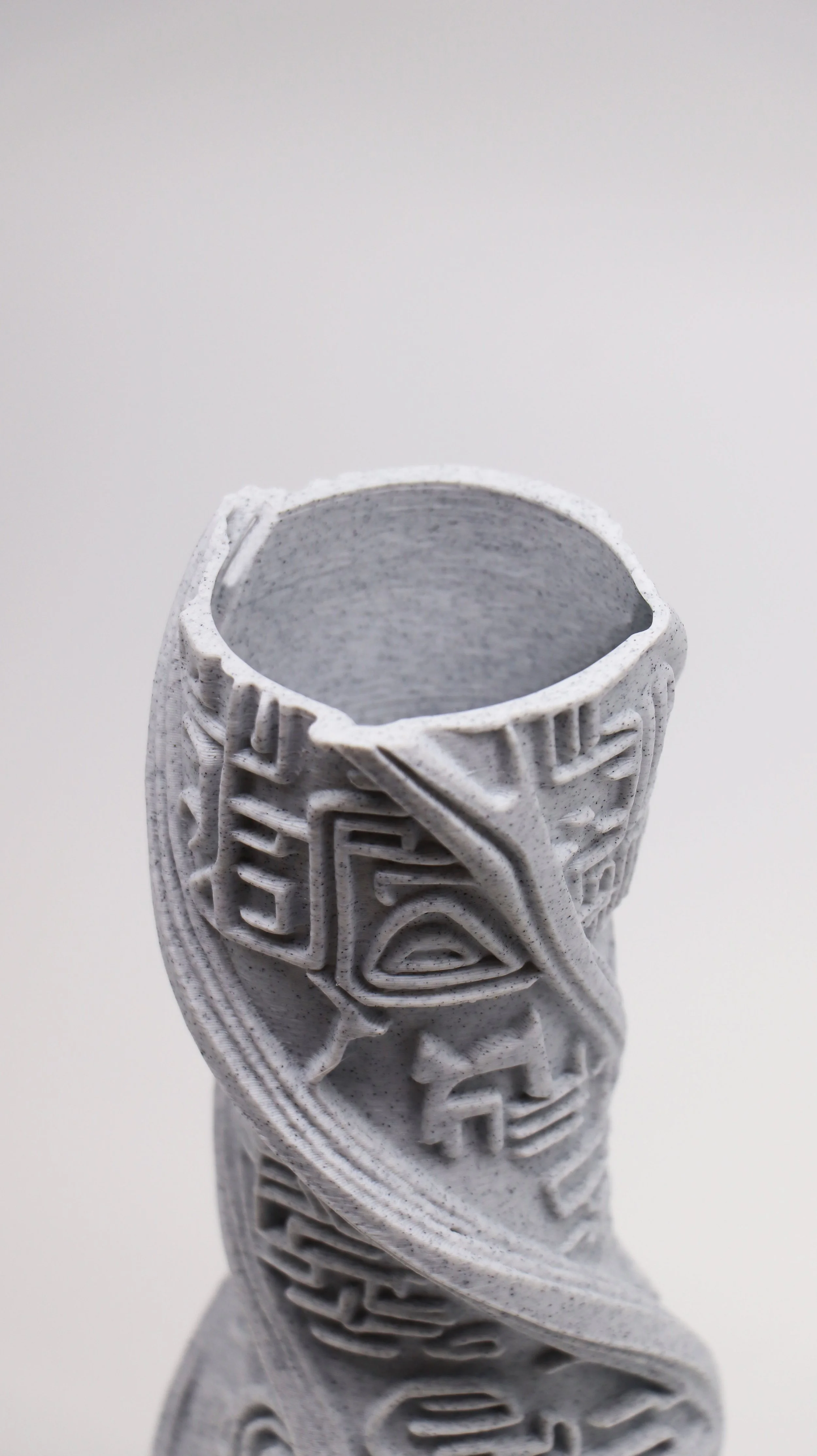 MerveGüngör_Patyra_2025_PLA3DPrint_23x10x10cm_£450.jpg