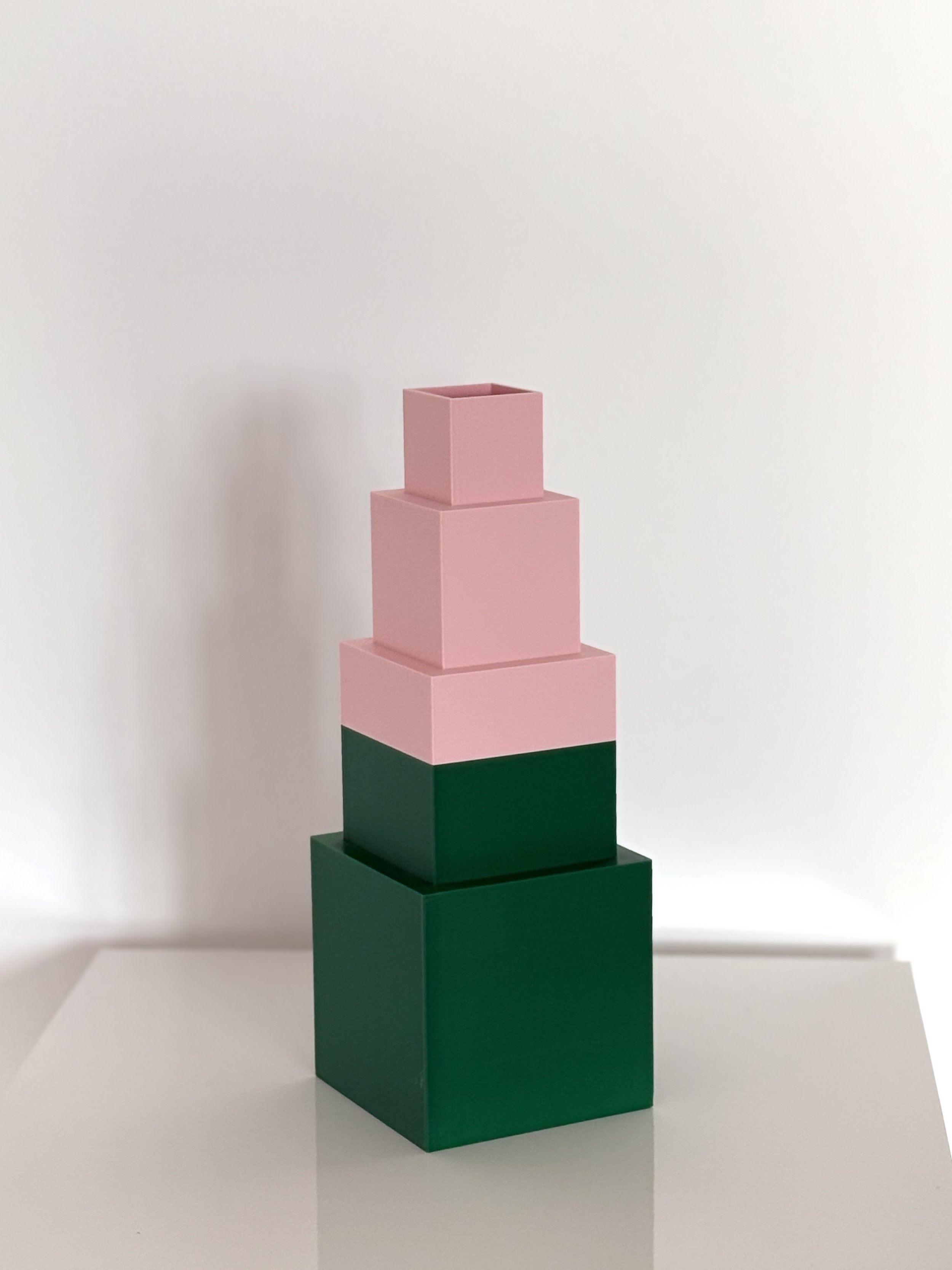 IMG_1871SelinaHorn_VaseAresPink_Green_2024_3DPrintedPLA_25x9x9cm_£90.jpg