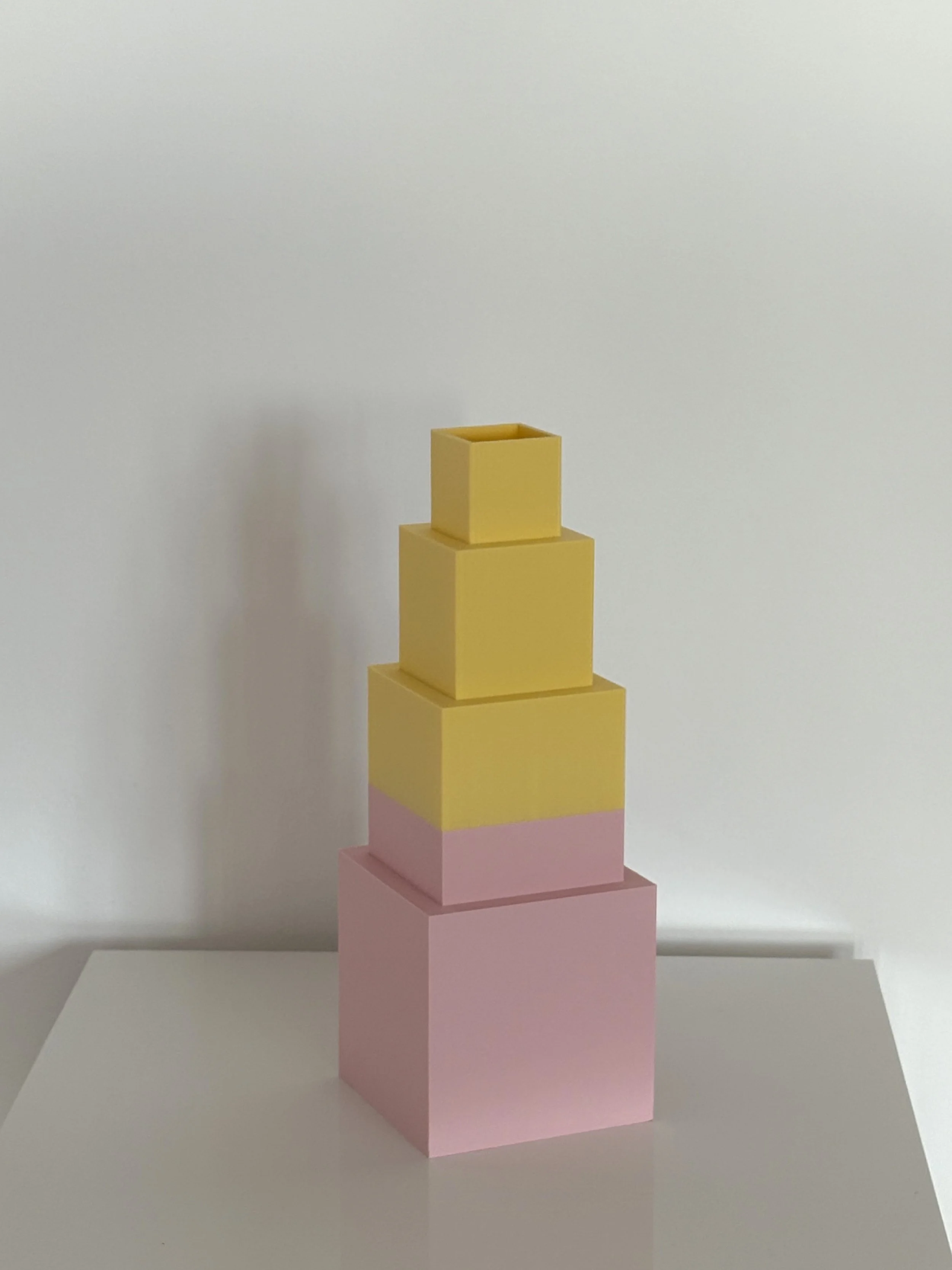 SelinaHorn_VaseAresPink_Yellow_2024_3DPrintedPLA_25x9x9cm_£90.jpg