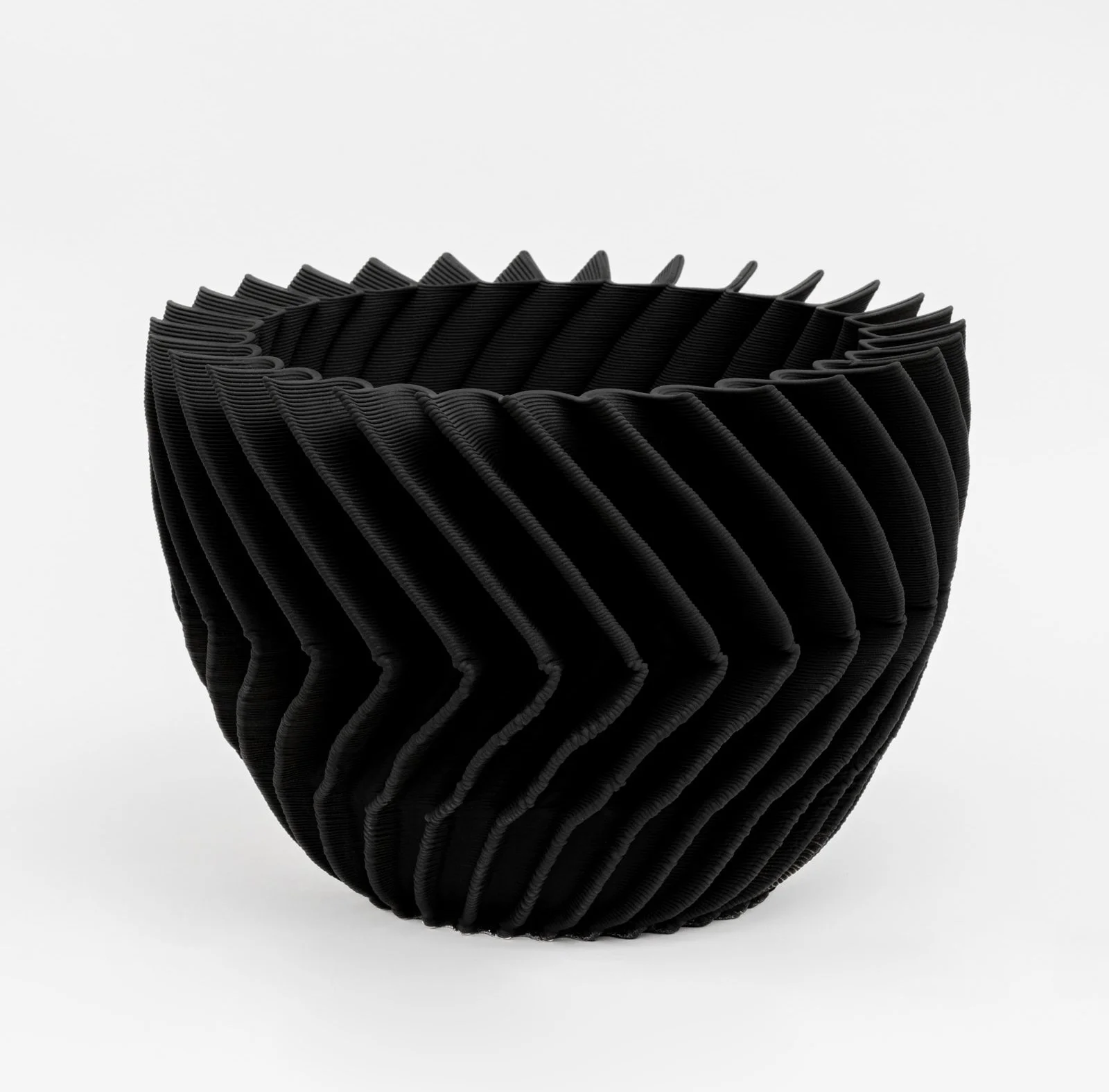 ThomasSchmidt_ArrayBowl_2024_Porcelain_21×30.5×30.5cm_£750.jpg