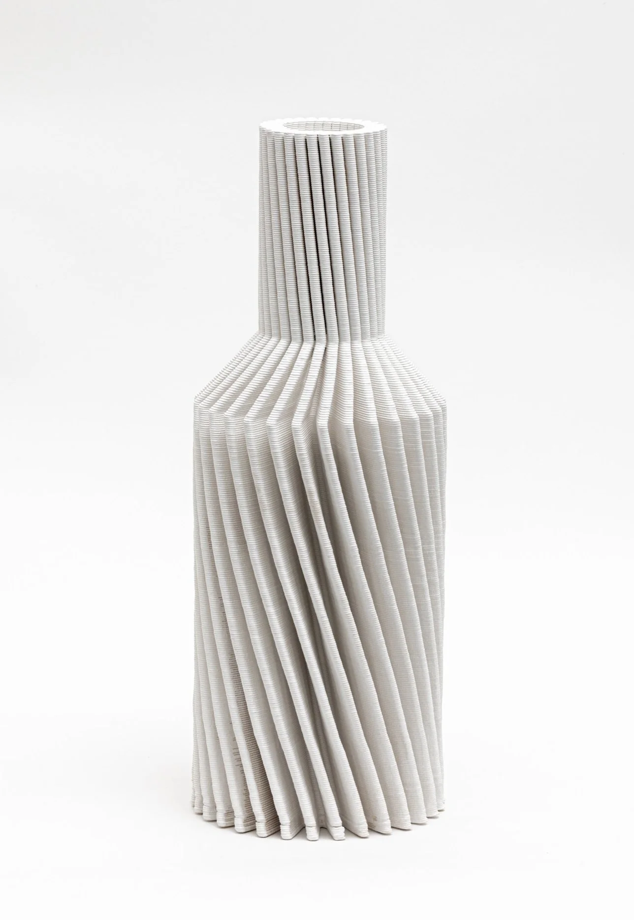 ThomasSchmidt_HeatSinkBottle_2024_Porcelain_39×14×14cm_£750.jpg