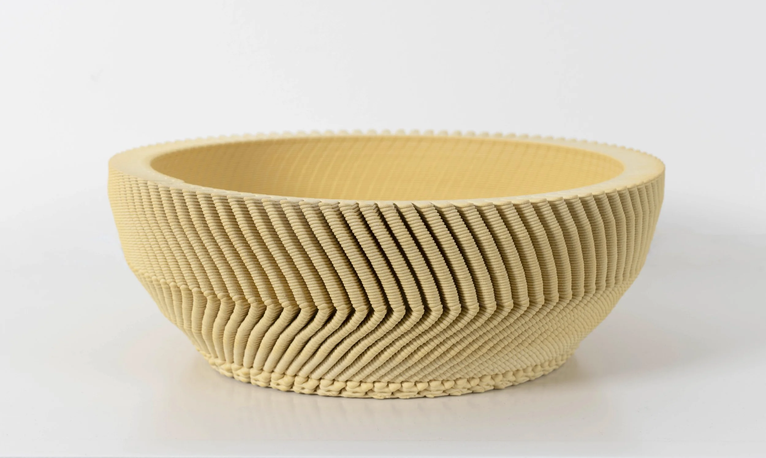 ThomasSchmidt_LatticeBowl_2025_Porcelain_9×25×25cm_£650.jpg