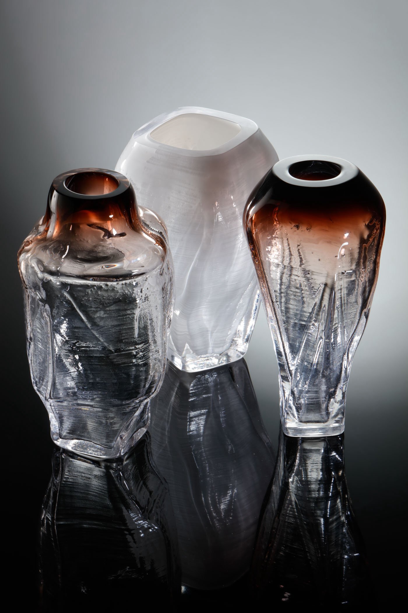 ZixuanZhang_TheDialogueGroup5_2025_CeramicsandGlass_Promotion.jpg