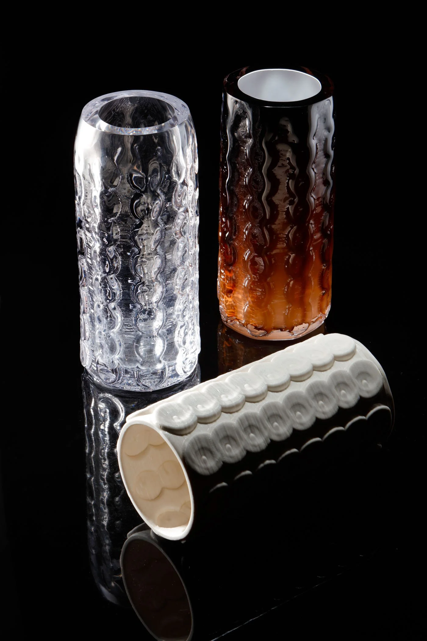 ZixuanZhang_TheDialogueGroup2_2025_CeramicsandGlass_Promotion.jpg