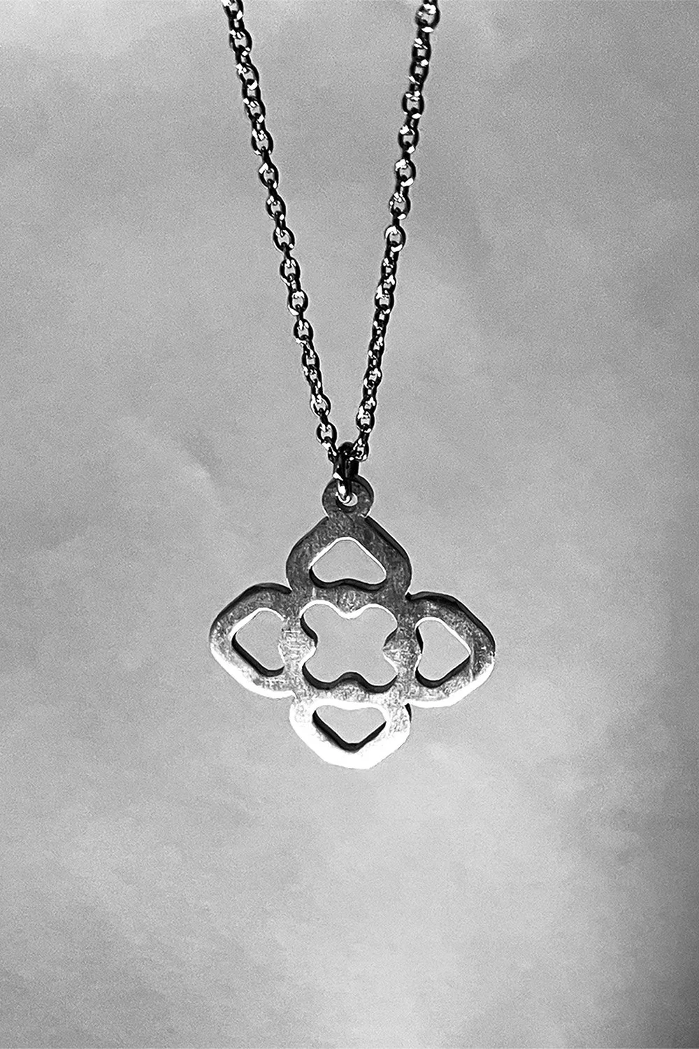 4.LUC_NIJMAN_VX-1.6_2025_StainlessSteel316L_Necklace_3x3,4cm_£99.jpg