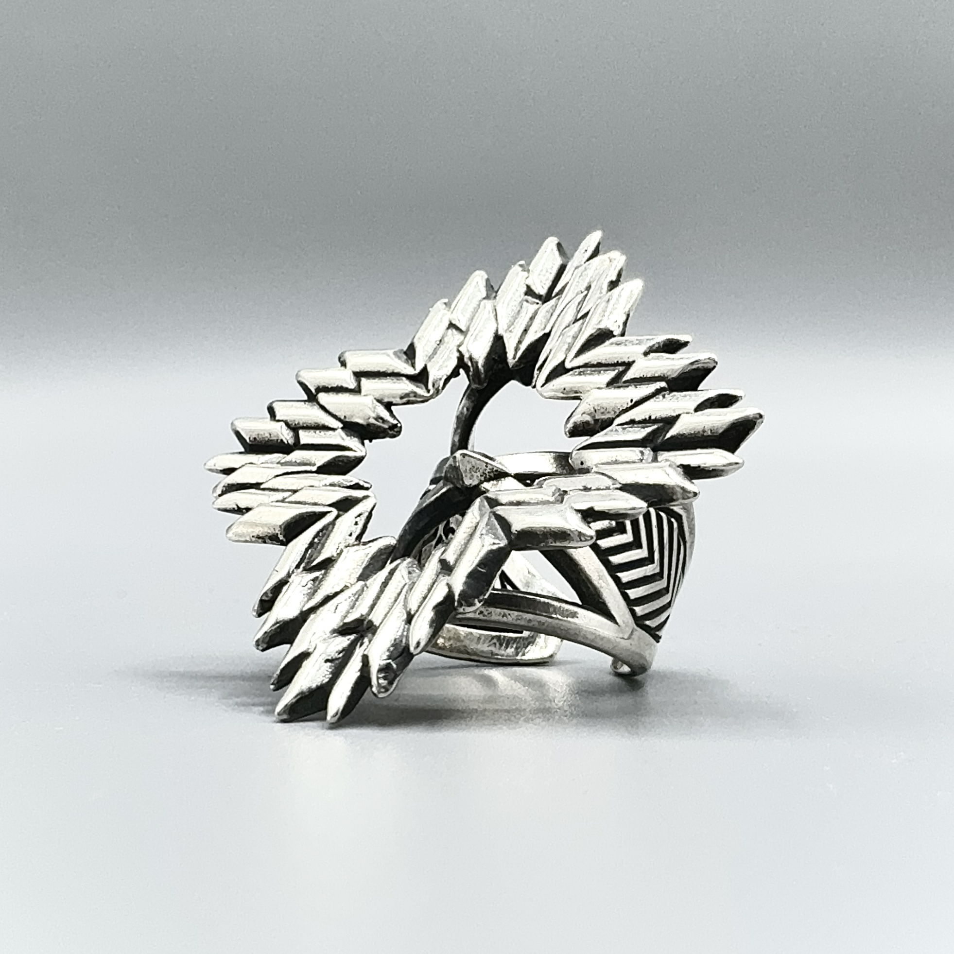 AdrianStandingElkPinnecoose_RadaintStar_2023_Jewelry_4.8x4.8x2.5cm_£342.22.png