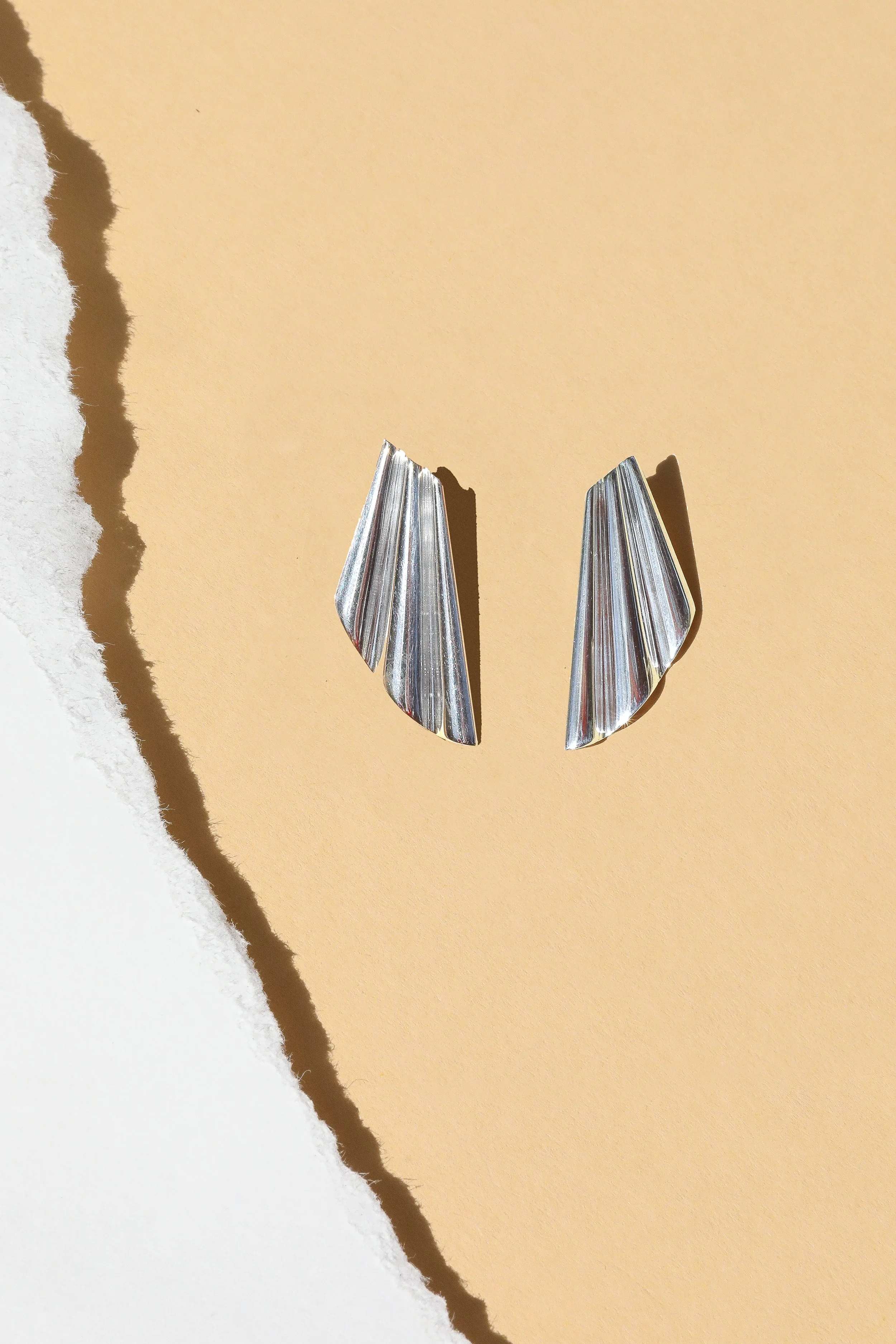 LoriSteenhoek_ShellEarrings_2025_SterlingSilver_35mm_£100.jpg