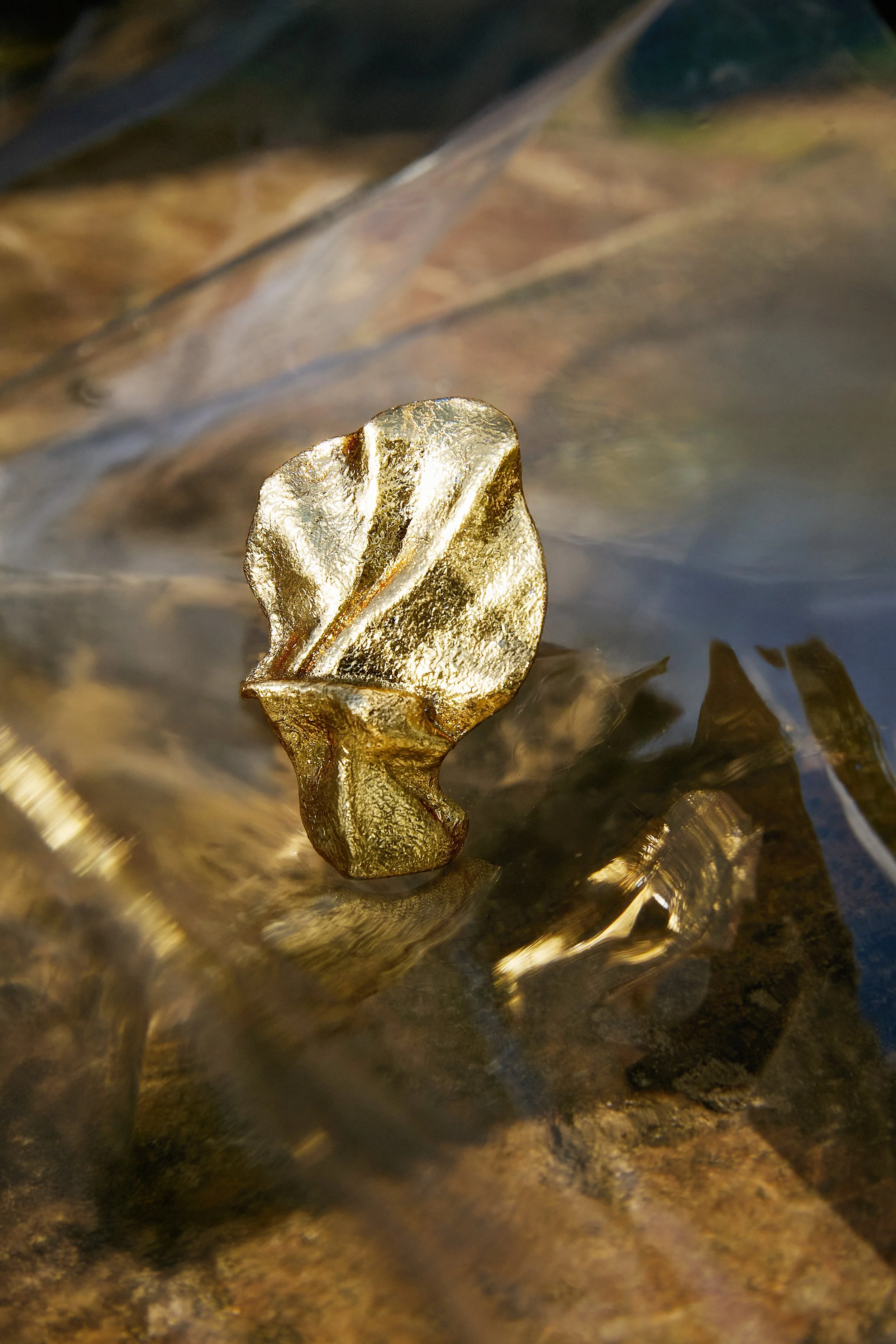 NataliaArefieva_LightCode01_2025_BrassGoldFinish_21.7x60.5x32.2mm_£750.jpg