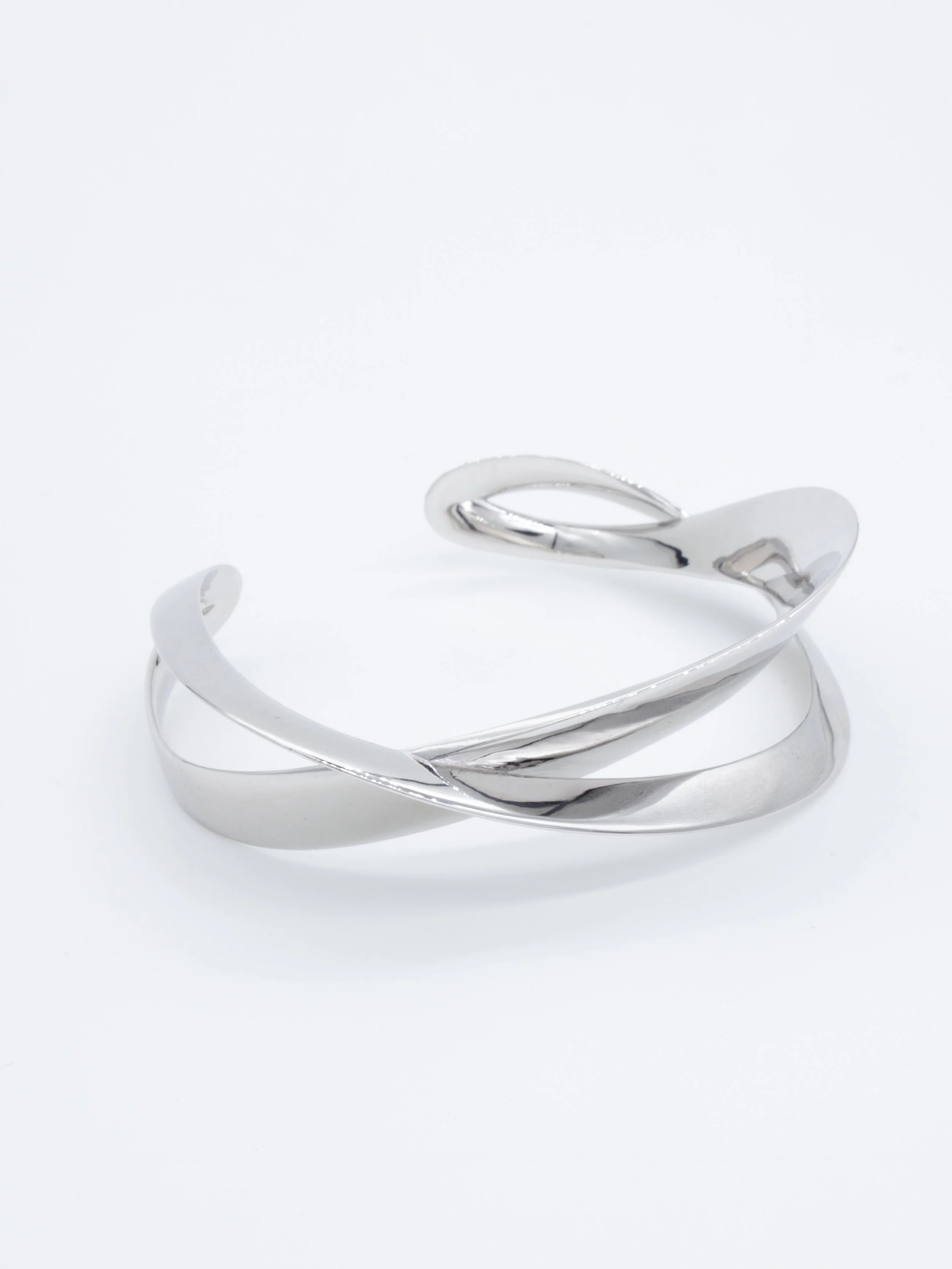 nood_RevisitBangle_2025_RhodiumPlatedBrass_8x7cm_£130.jpg