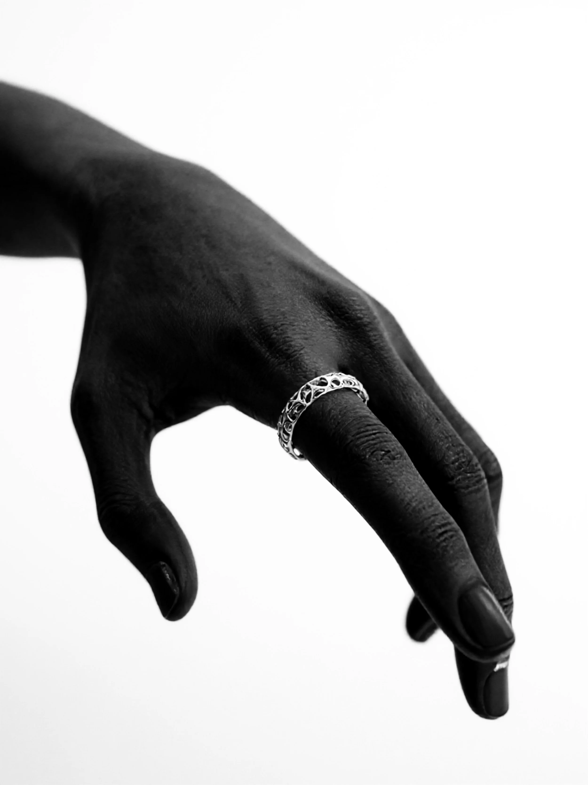 Weaver_Ring-01_2025_SterlingSilver_VariousRingSizes_£300.jpg