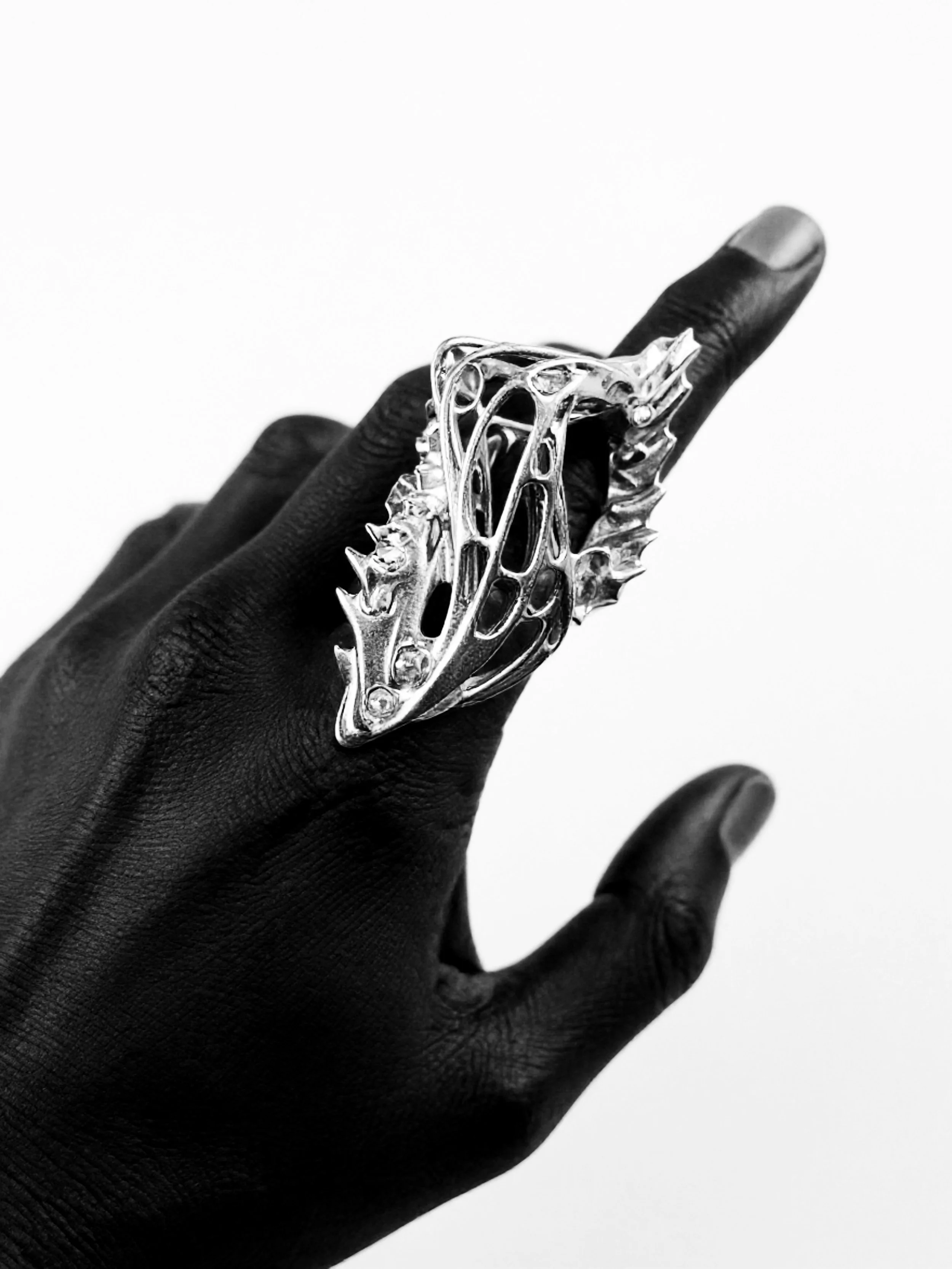 Weaver_Ring-04_2025_SterlingSilver_VariousRingSizes_£500.jpg