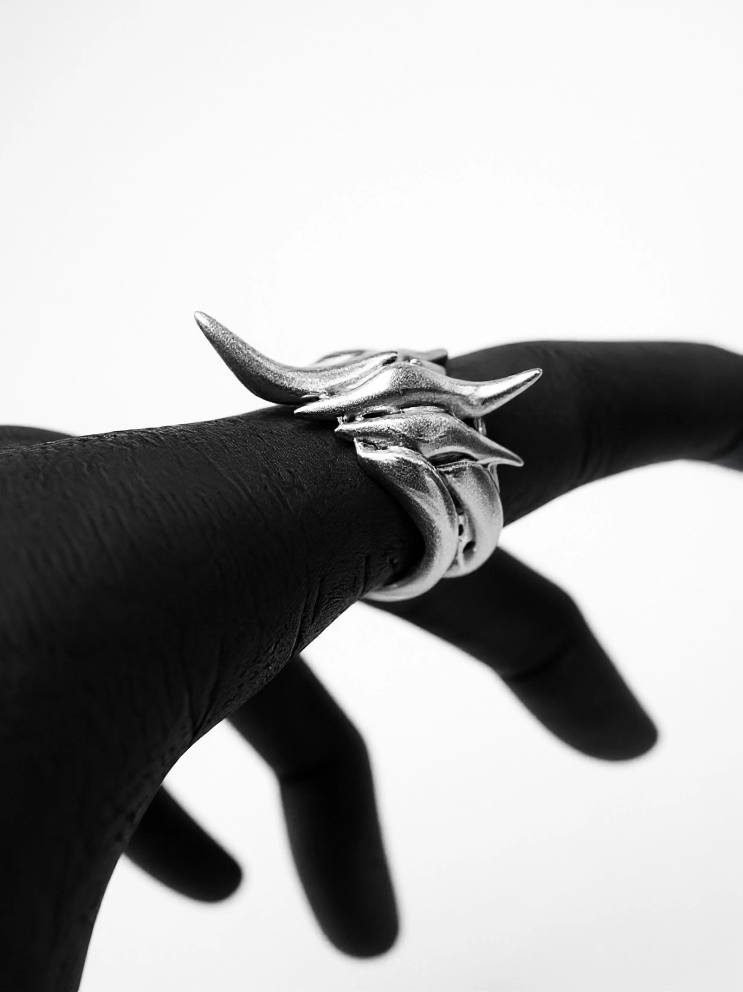 Weaver_Ring-06_2025_SterlingSilver_VariousRingSizes_£300.jpg