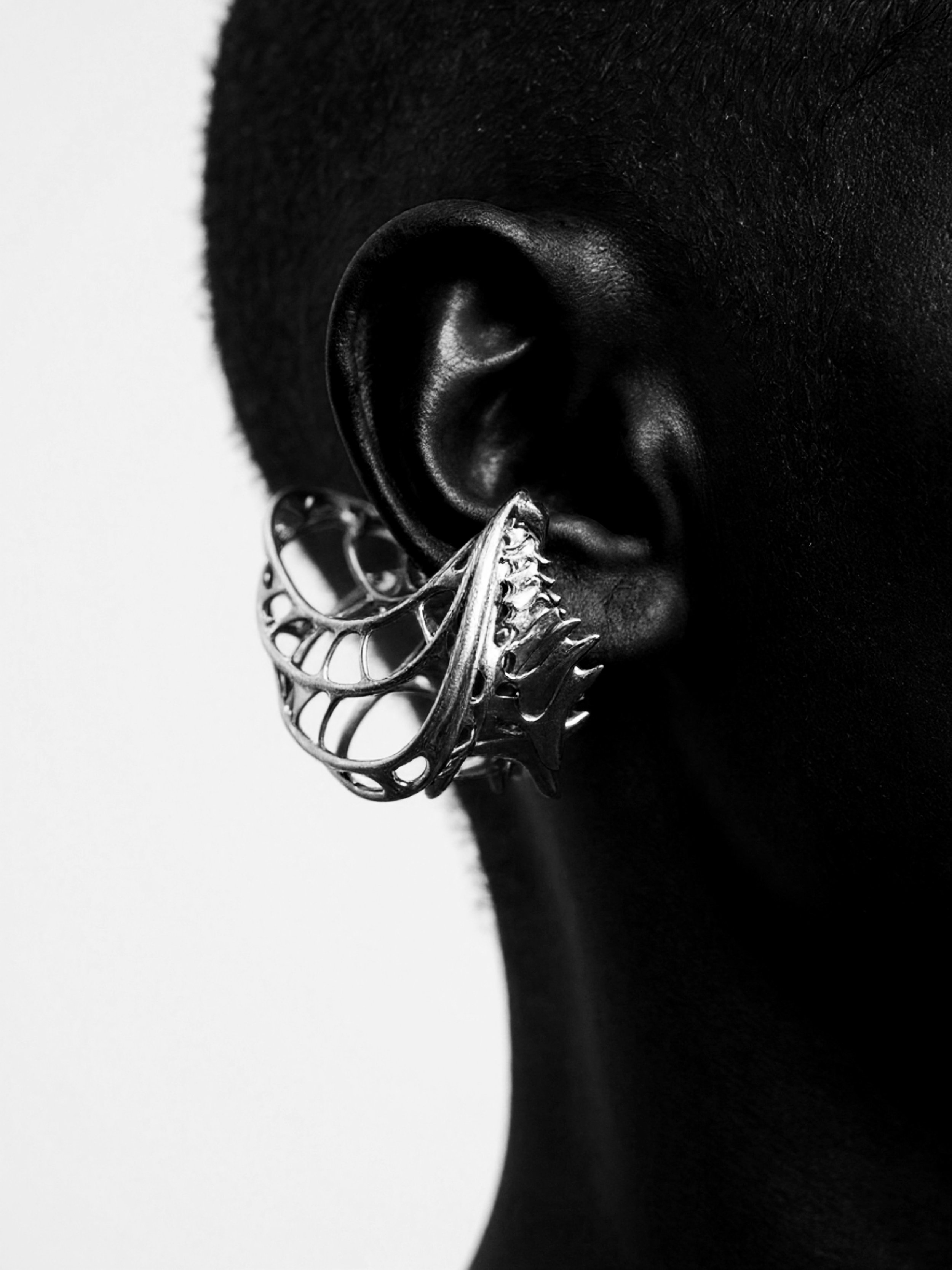 Weaver_EarCuff-01_2025_SterlingSilver_EarringSized_£400.jpg