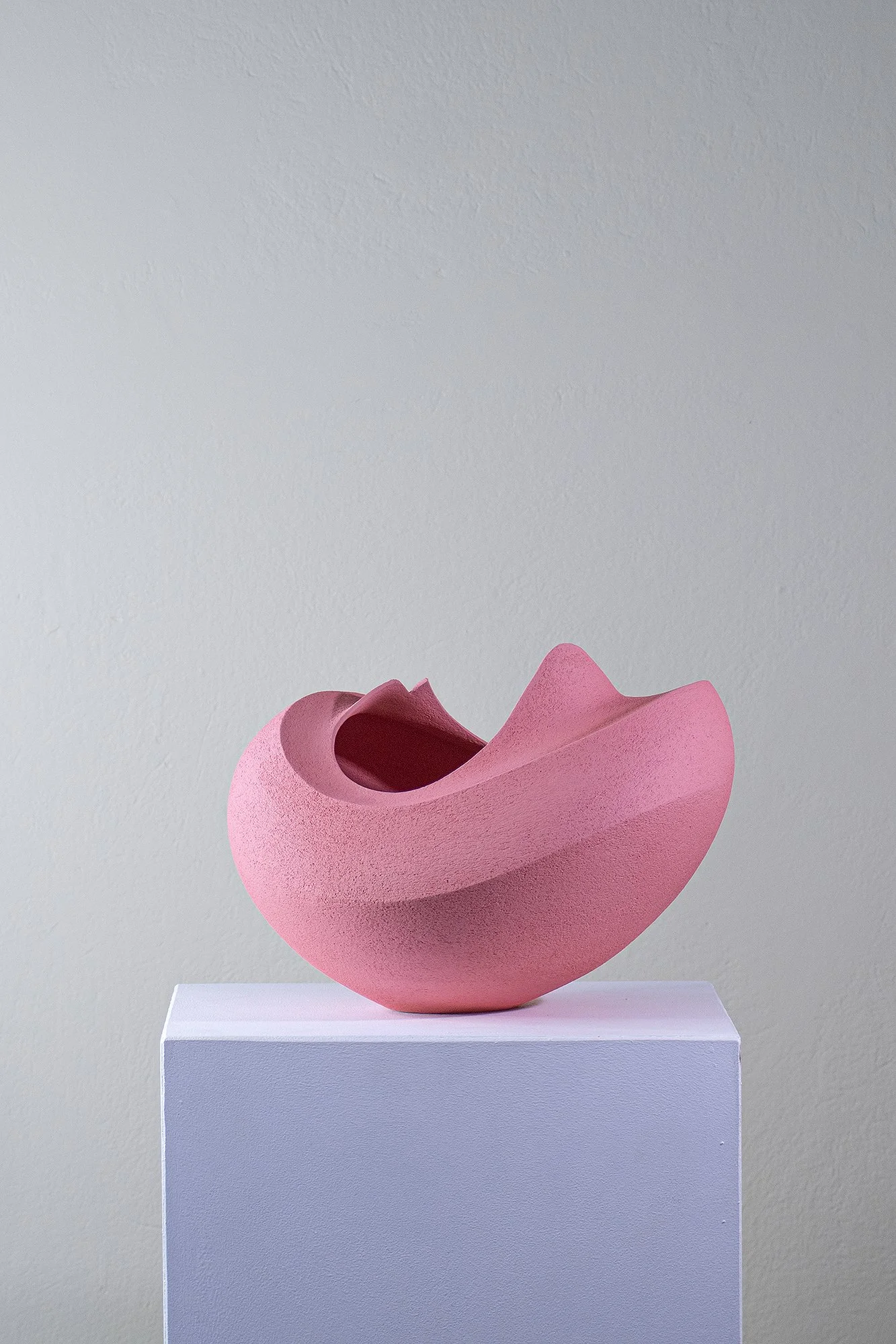 ChousCeramics_Anthos_2026_PinkStoneware_19.5x27x25cm_600_image2.jpg