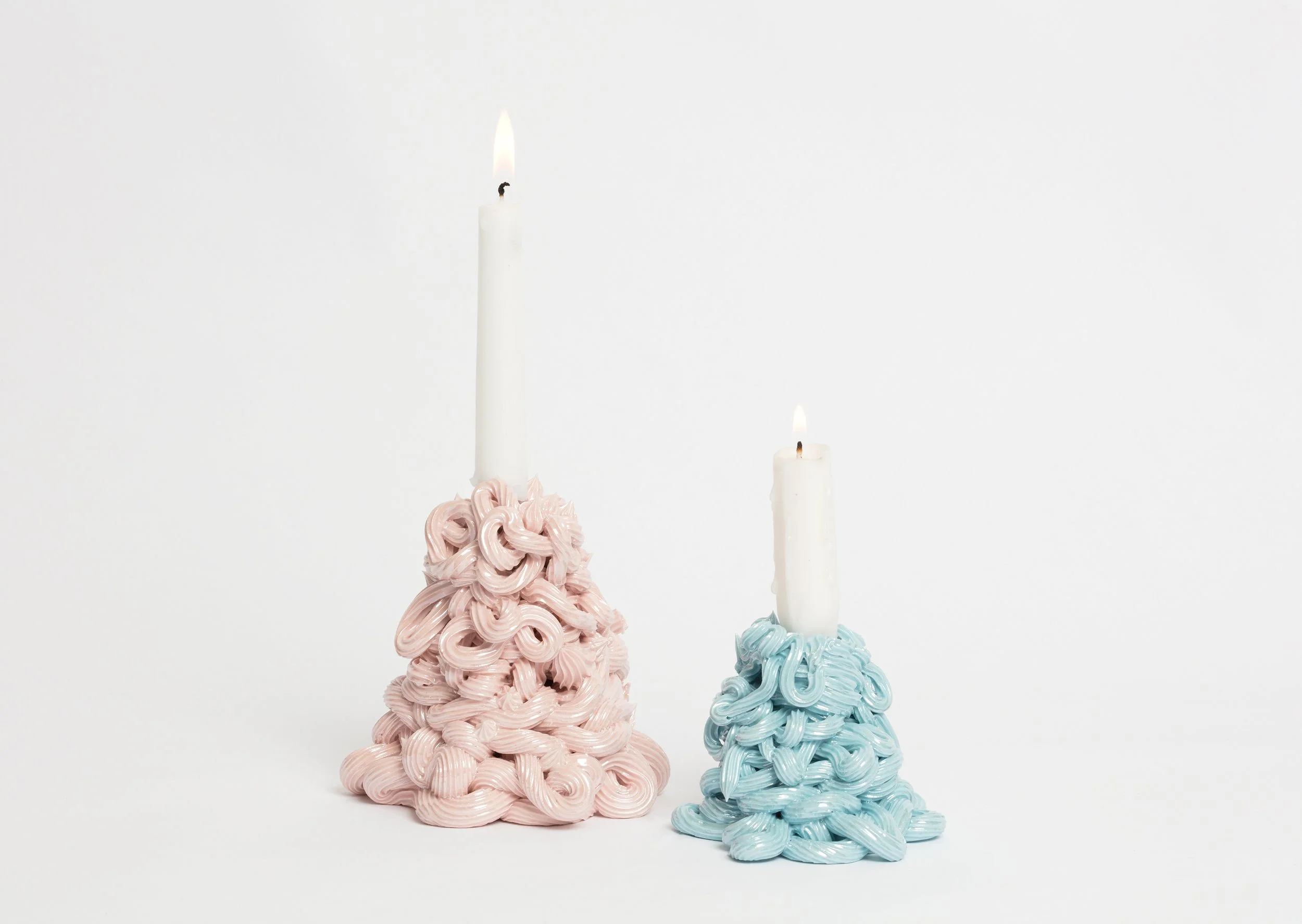 Ebony Russell_Pink and blue Loopdeloop_ Porcelain, Stain, Glaze and Lustre_ 15 x 15 x 12 and 10 x 10 x 10cm_2023_NFS.jpg.jpg