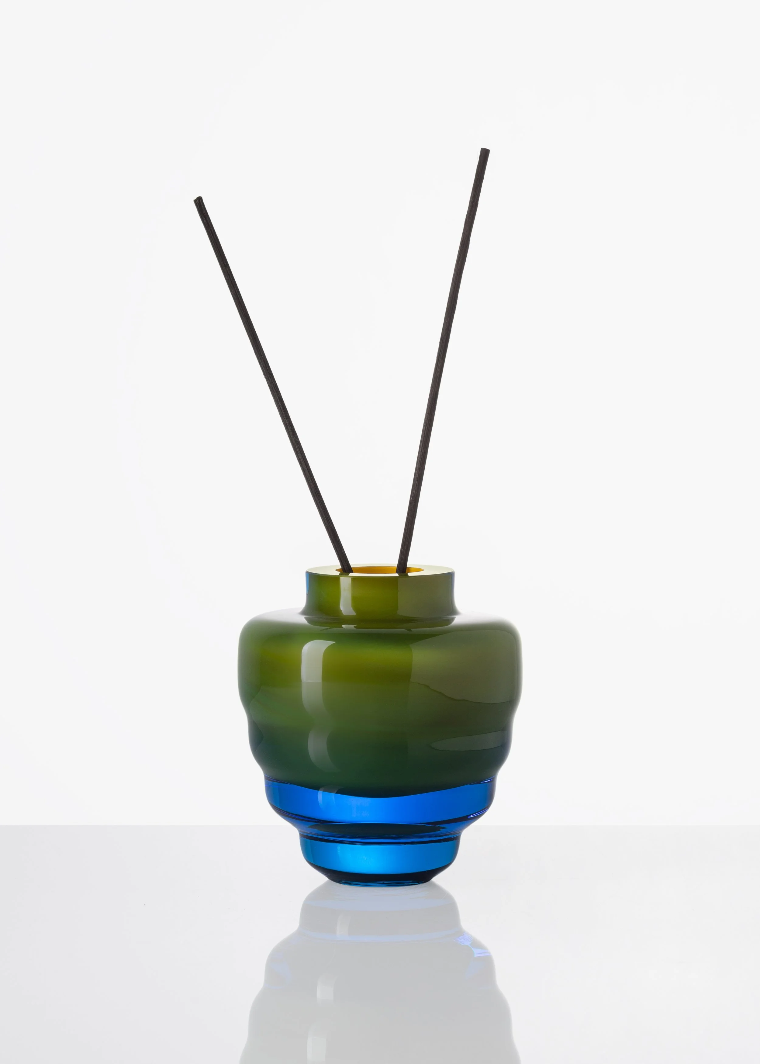 Kopie souboru 17 INSTA_FRANTISEK JUNGVIRT_TOY MINI DIFFUSER-VASE.jpg