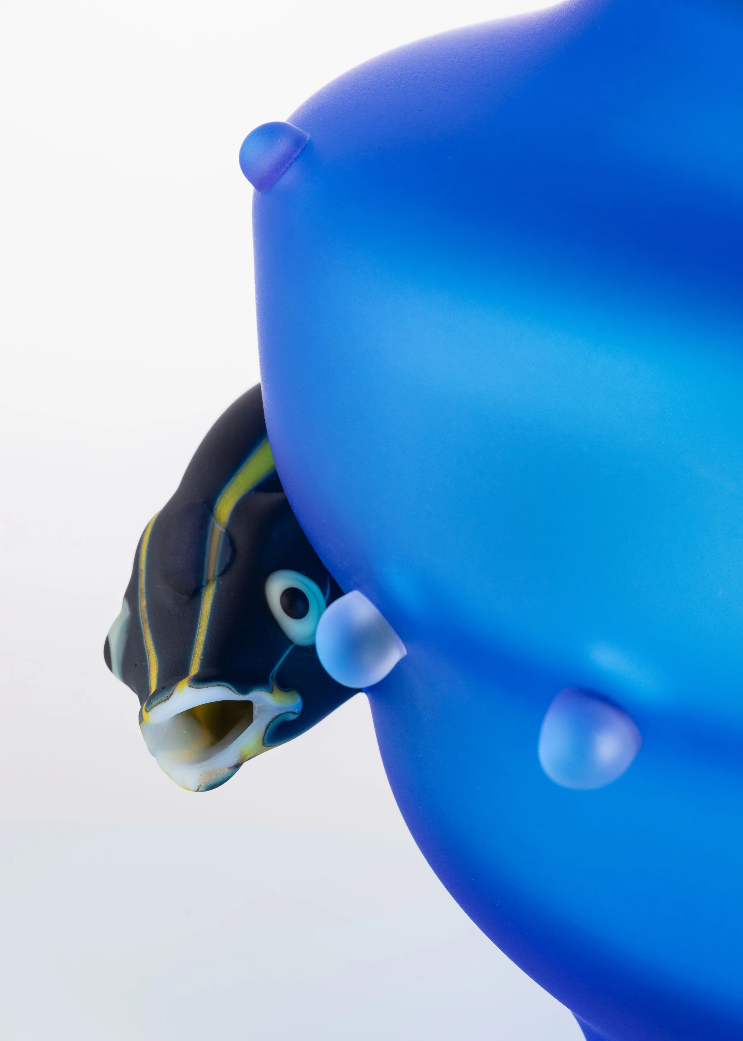 Kopie souboru 8 INSTA_FRANTISEK JUNGVIRT_PLUSH ANIMALS VASE WITH FISH. JPG.jpg