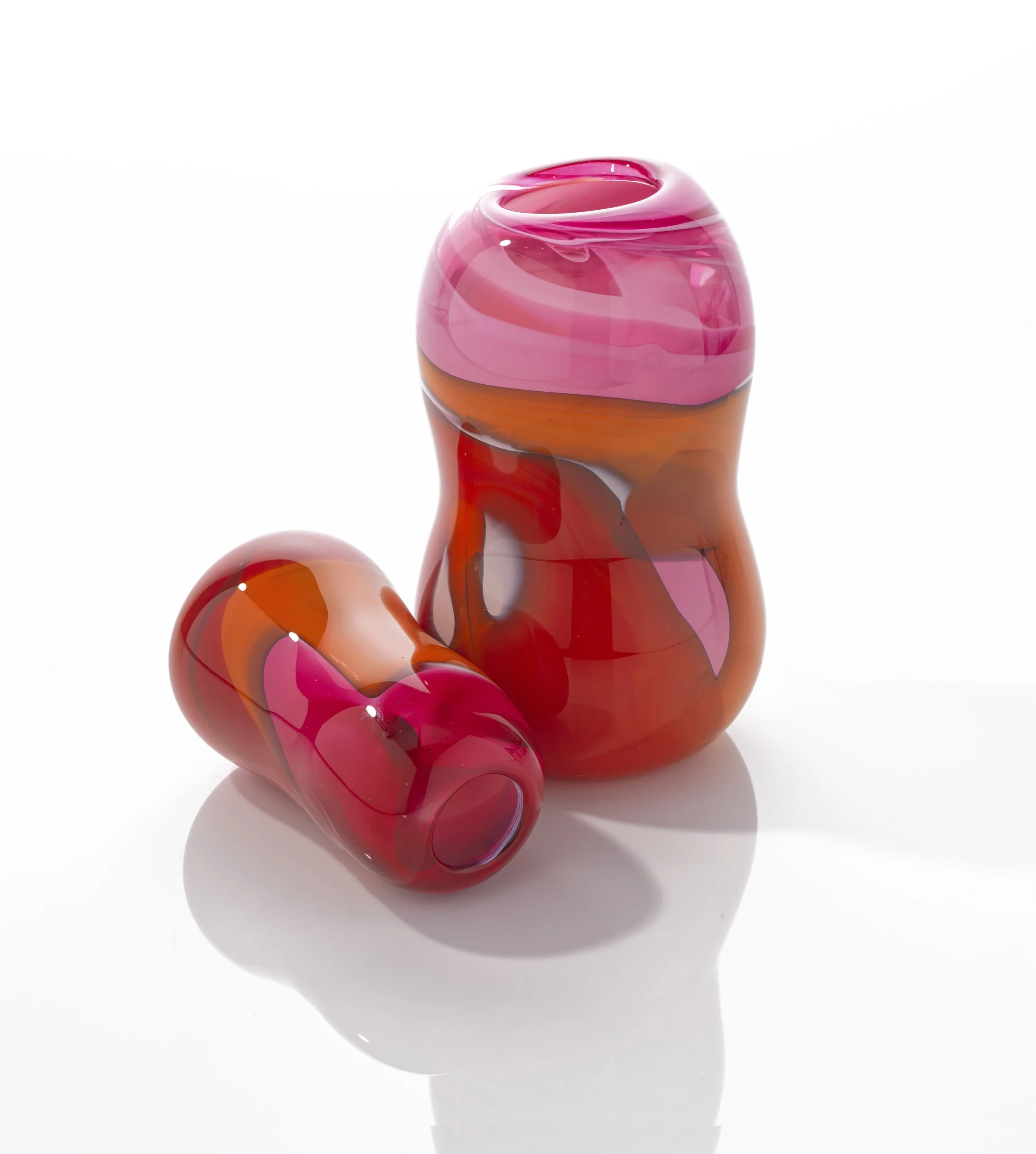 HelenTwigge-Molecey_PinkPeanuts_2025_BlownGlass_21x15x15cm_NFS_.jpg