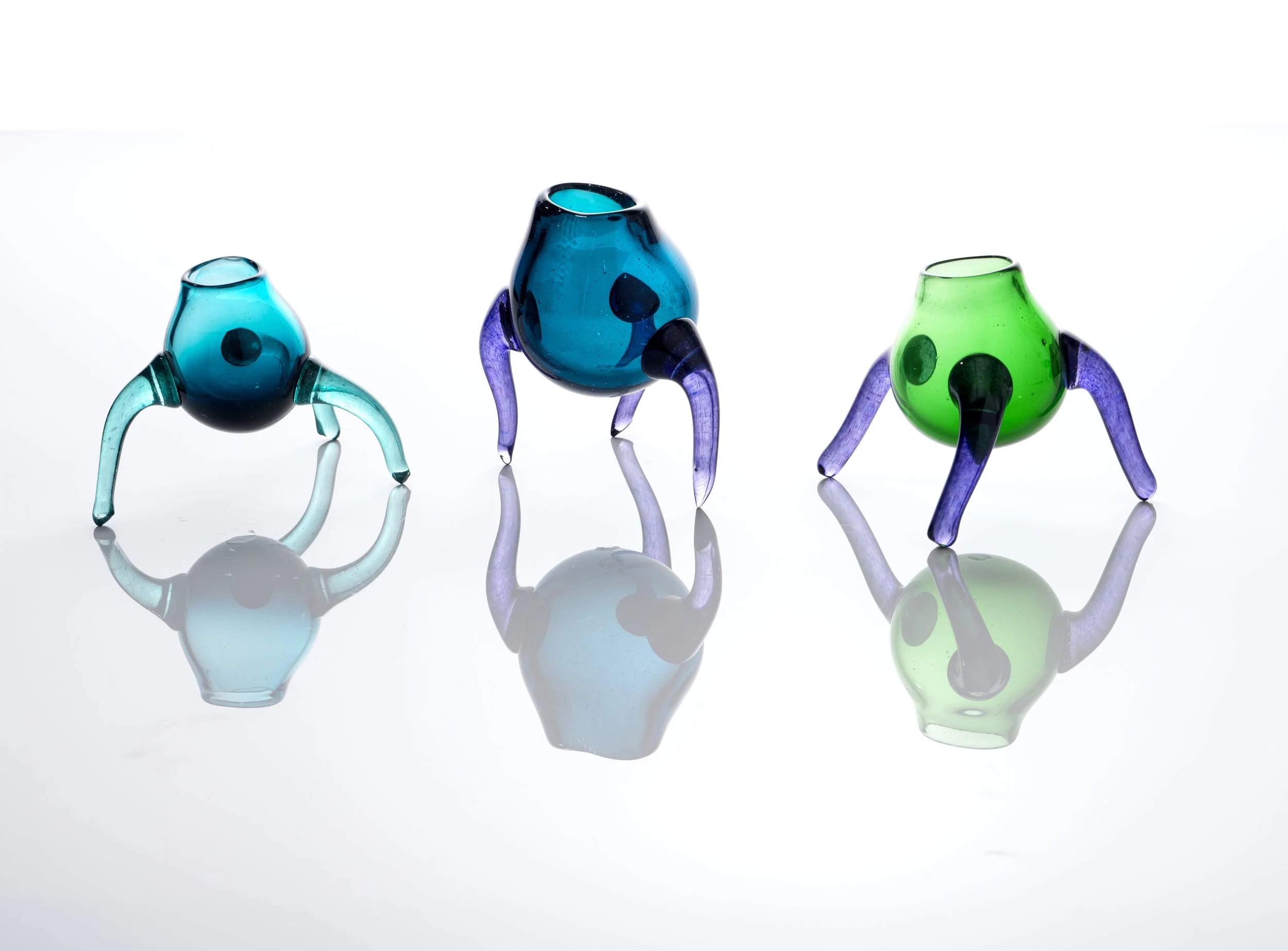 HelenTwigge-Molecey_OceanTripots_BlownGlass_9x8x8cm_£65each.jpg