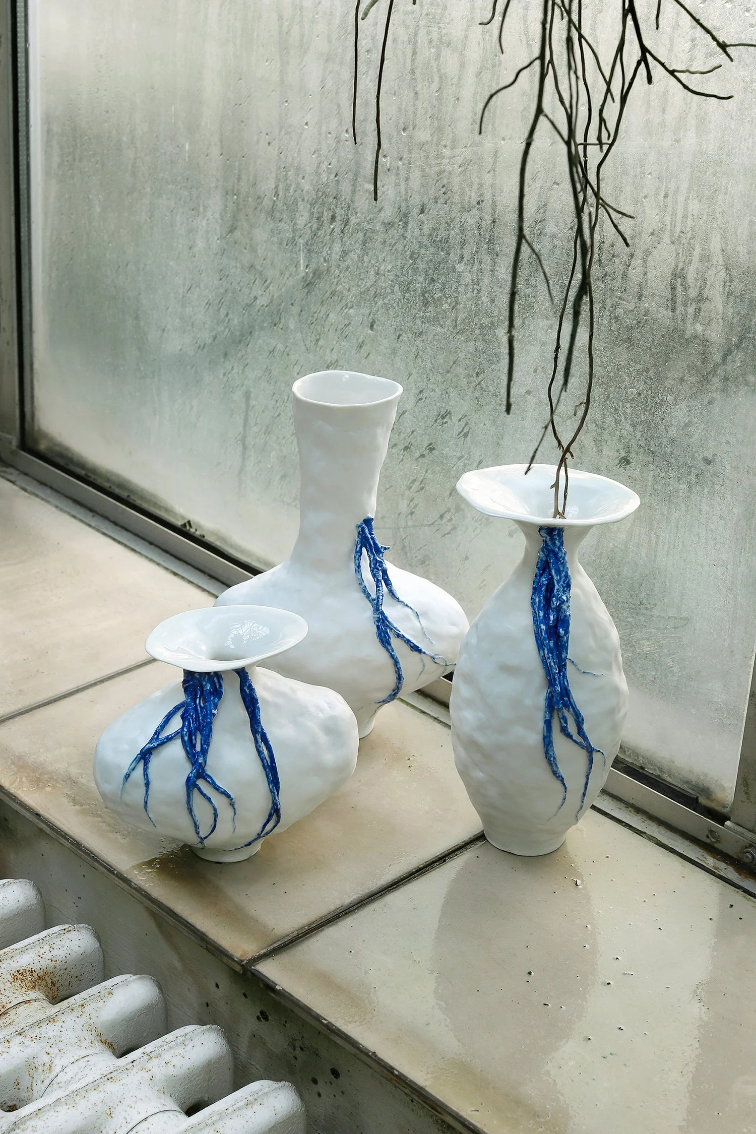 Helena_Patelisova_ROOTS vases_2023_porcelain_photo Aňa Jakš(1).jpg