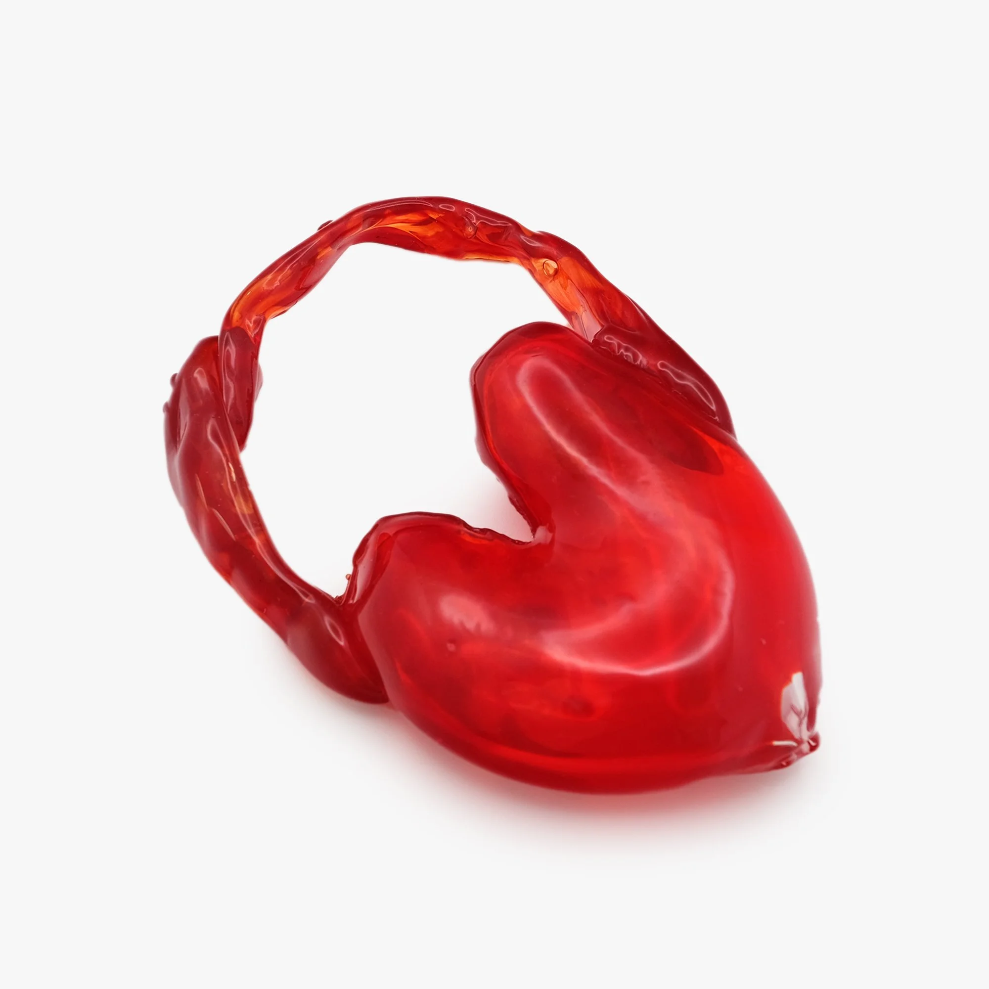 yuriiwamoto_bringyourheart_2025_blownglass_10_15_4cm_ndf.jpg