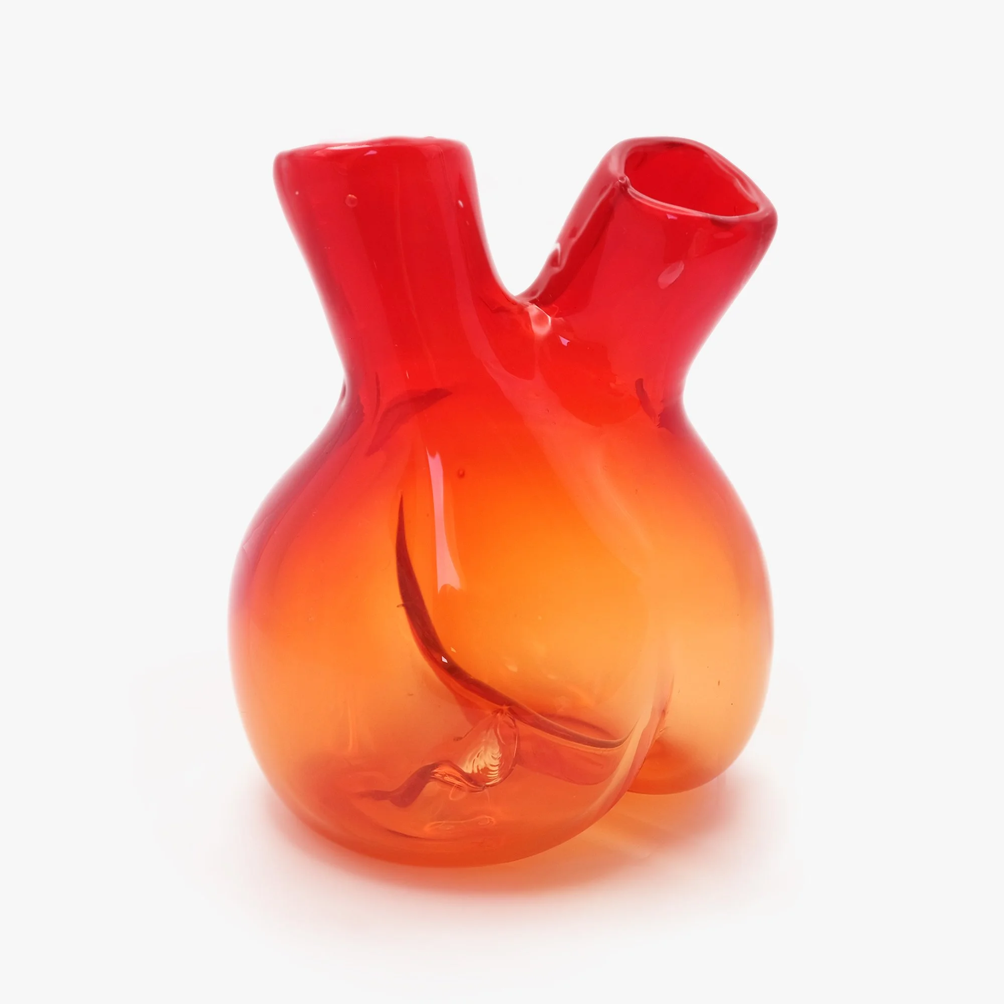 yuriiwamoto_heart_2020_blownglass_10_10_10cm_ndf.JPEG