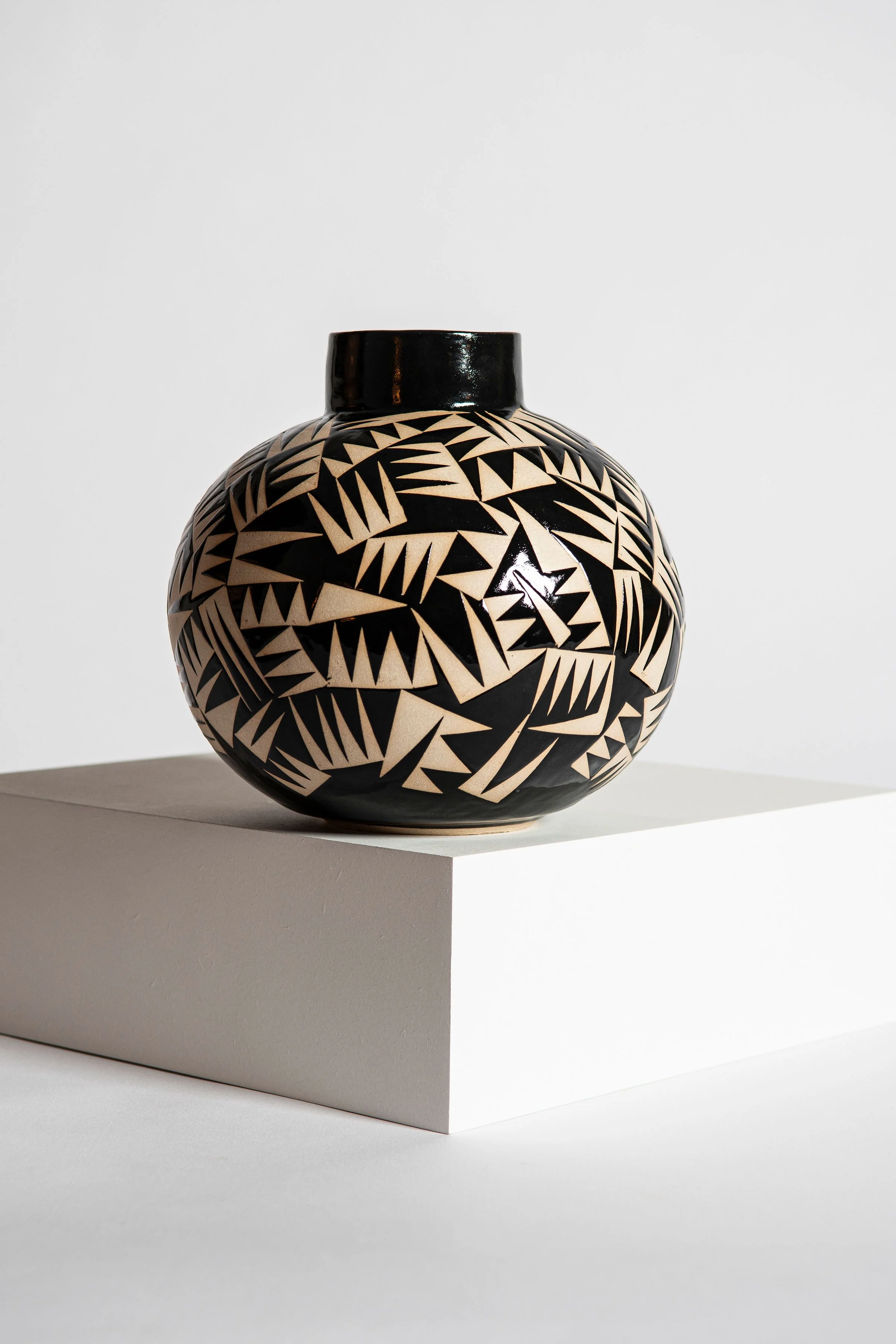 SophieDurandet_GeometricRhythmVase_2025_Stoneware_19.5x20x20cm_£330 .jpeg