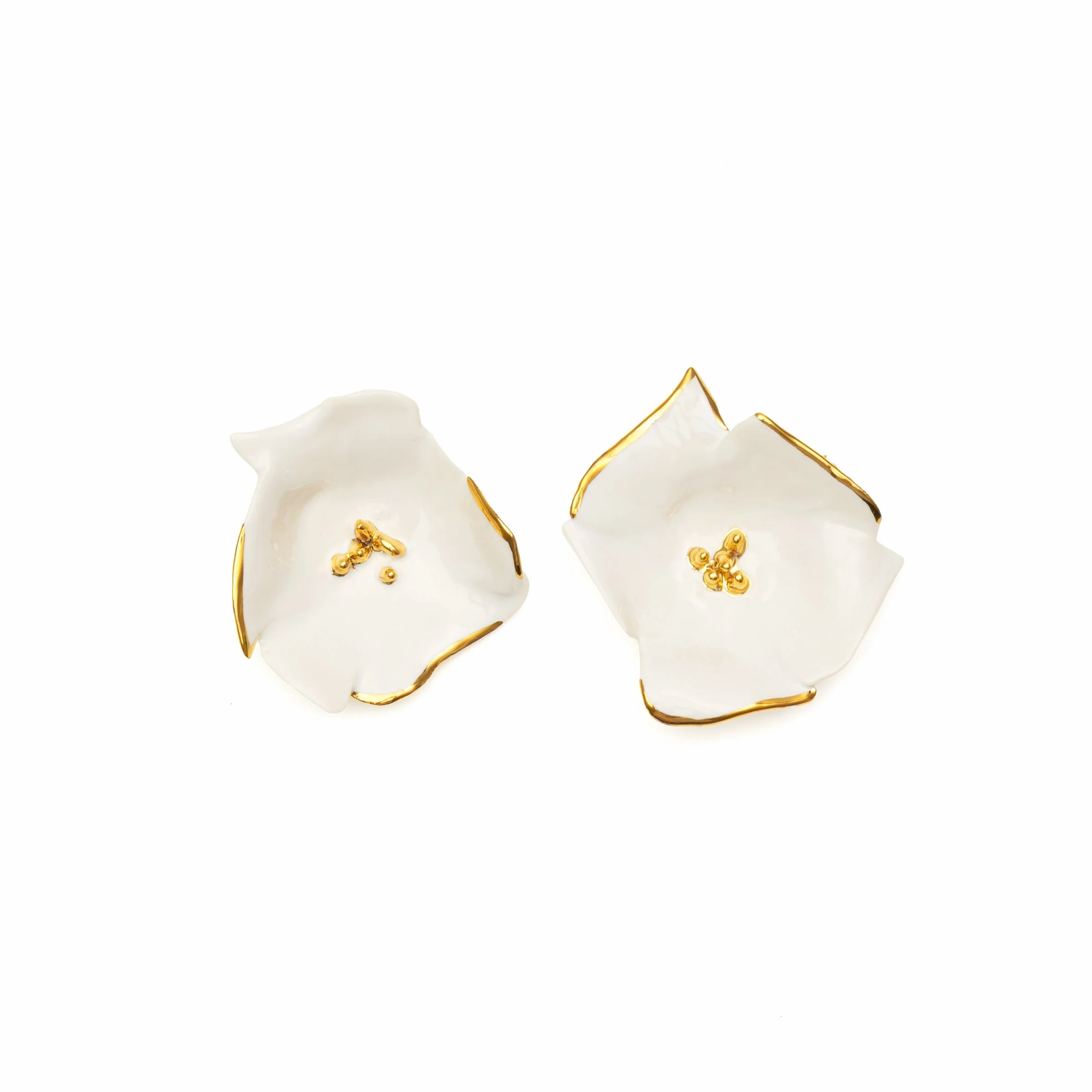 Roberta Piovani_13 White Hibiscus Earrings_1_2026.jpg