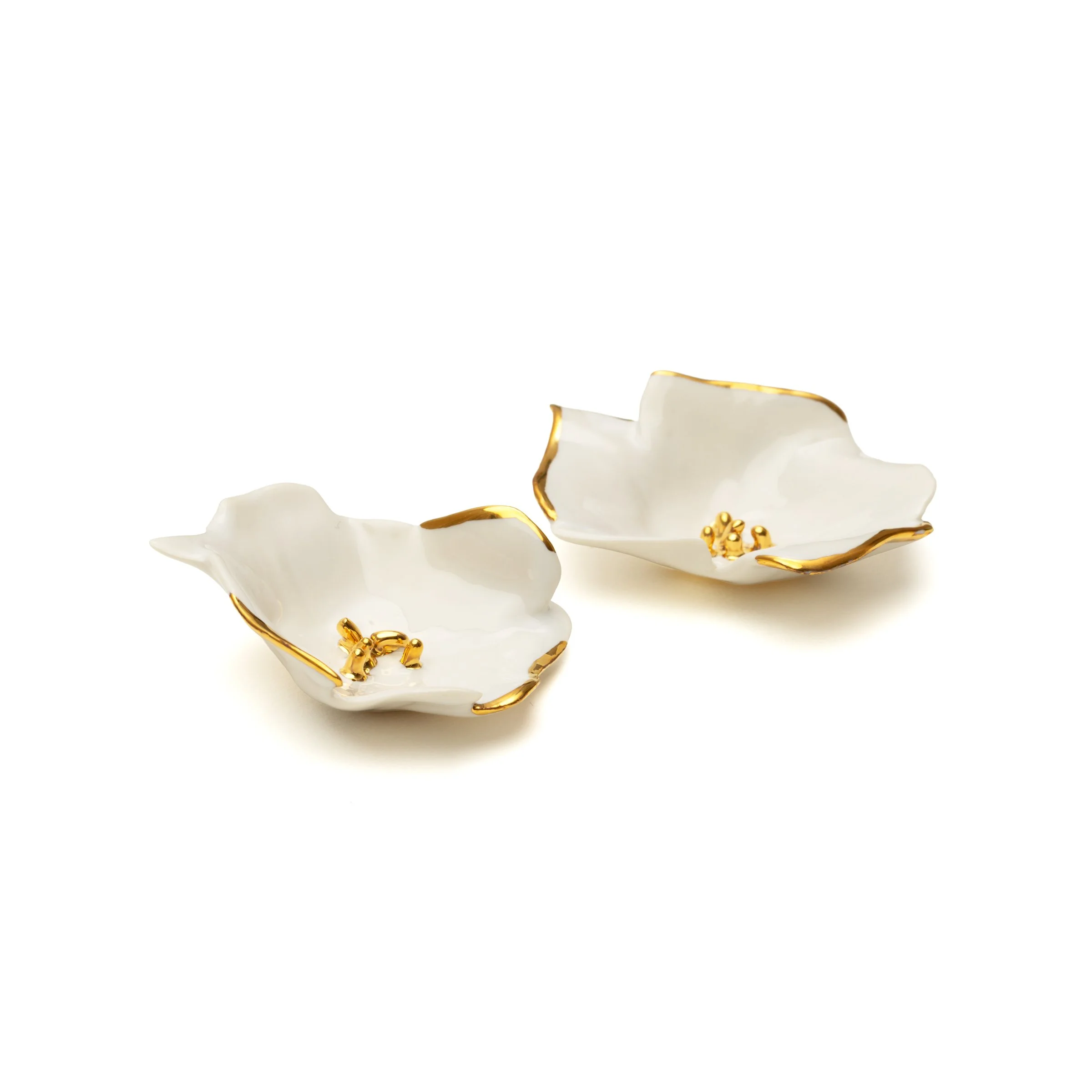 Roberta Piovani_13 White Hibiscus Earrings_2_2026.jpg
