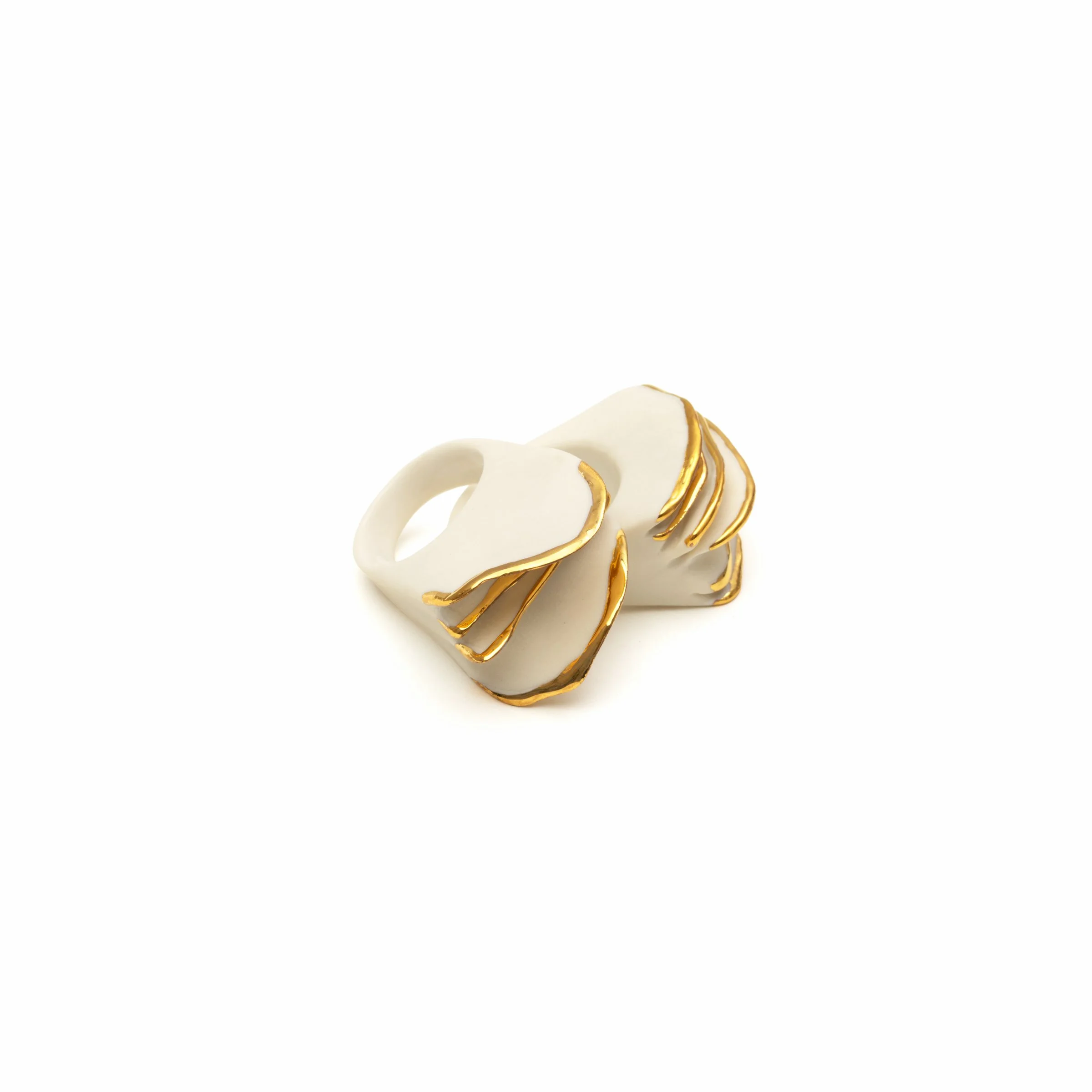 Roberta Piovani_23 Horizontal Line White Ring_2_2026.jpg