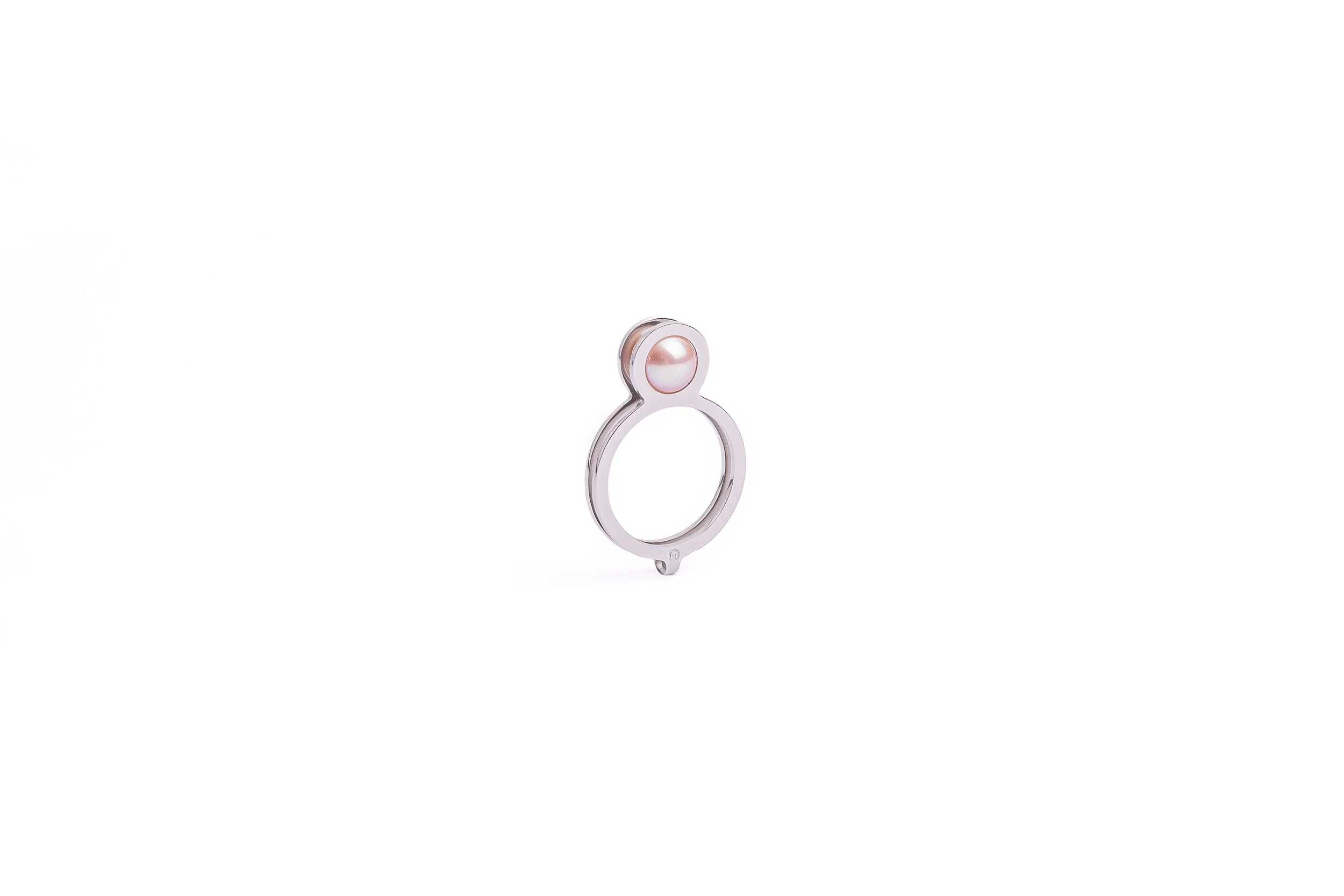 AnnaBorcsok_Candyring_2024_stainlesssteelPearl.jpg