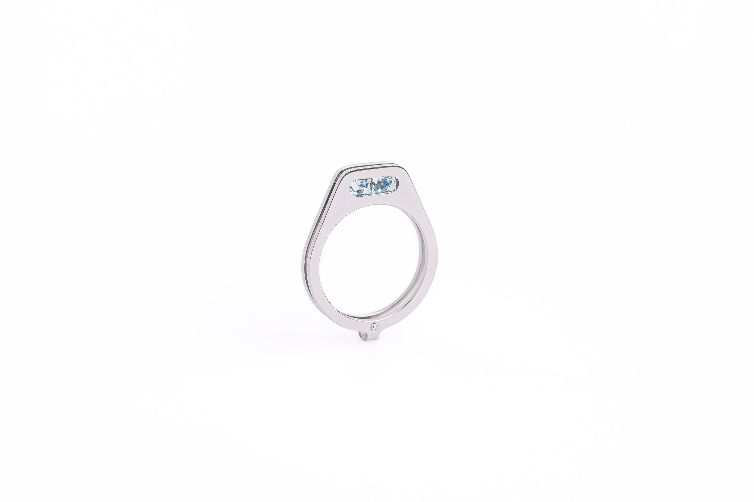 AnnaBorcsok_Candyring3_2025_StainlesssteelZirkonia.jpg