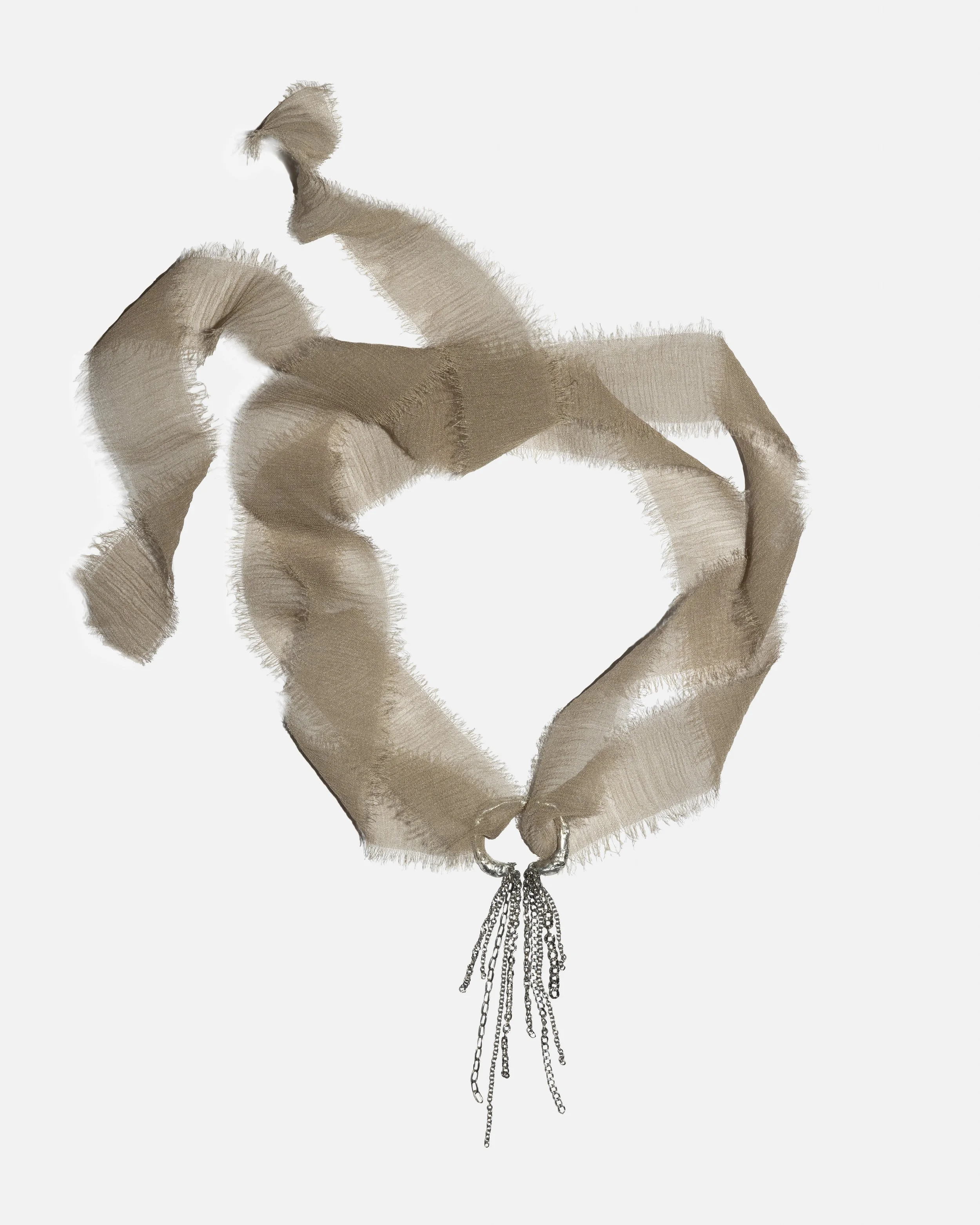 Kaaret_LagonaNecklaceBeige_2026_SilkAndTinSolderWithStainlessSteel_9,5x133x0,5cm_£123.jpg