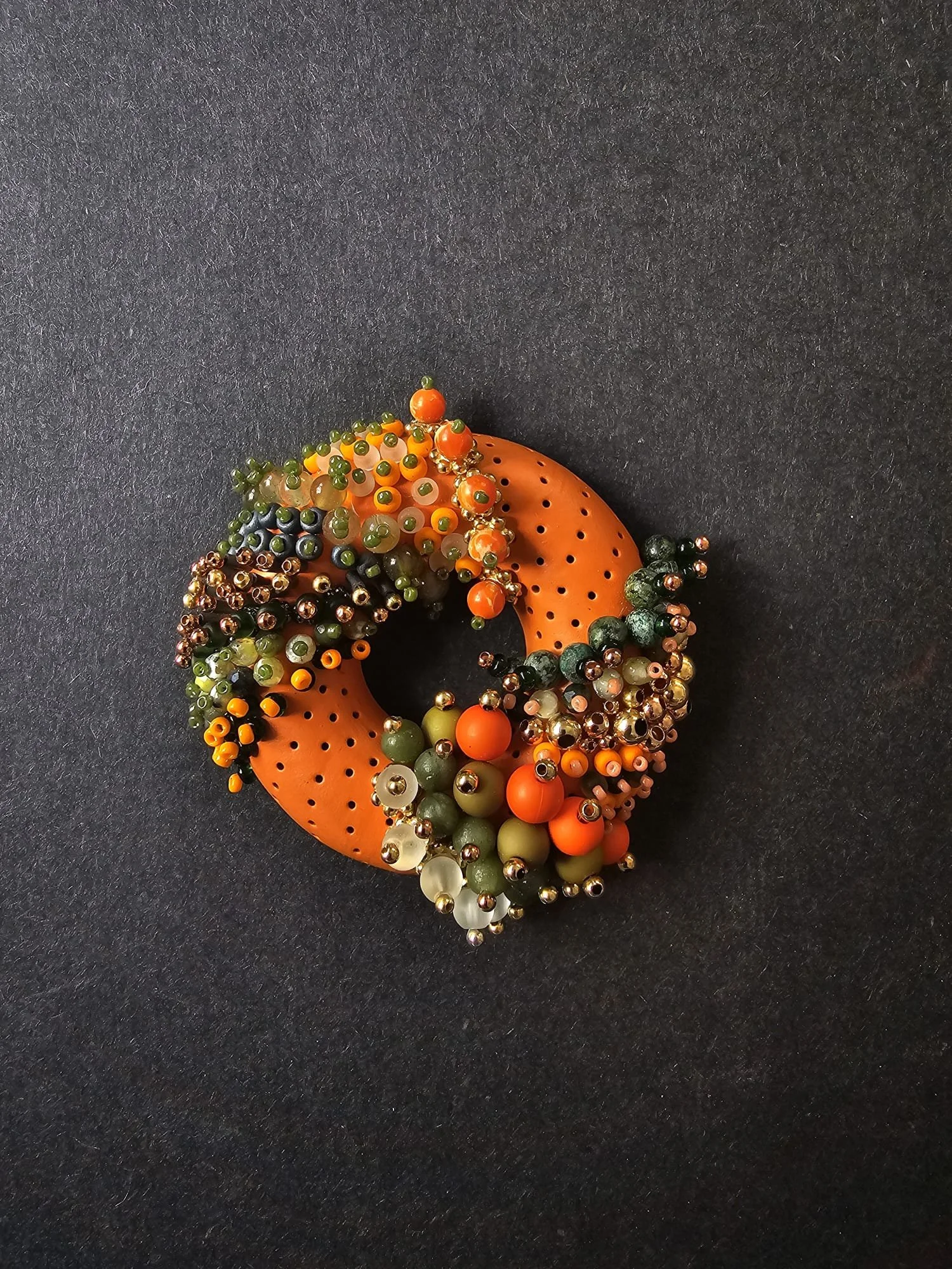 SHOP_NETABENBASSAT_orang with green.jpg