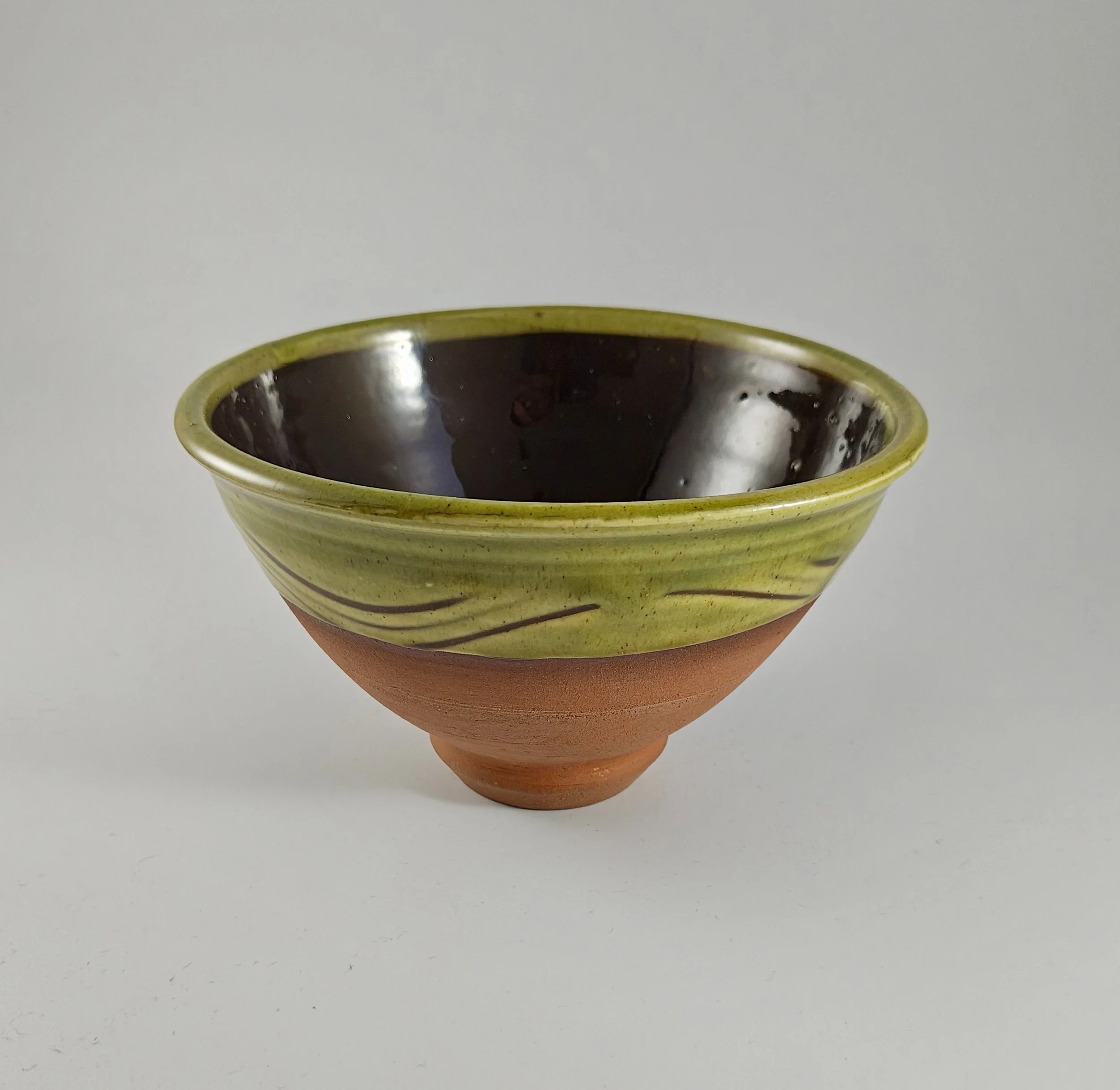 SHOP_#1_Combed_Green_Footed_Bowl_2025_Ceramic_HoneyGlaze_11x17x17cm_£42.jpg