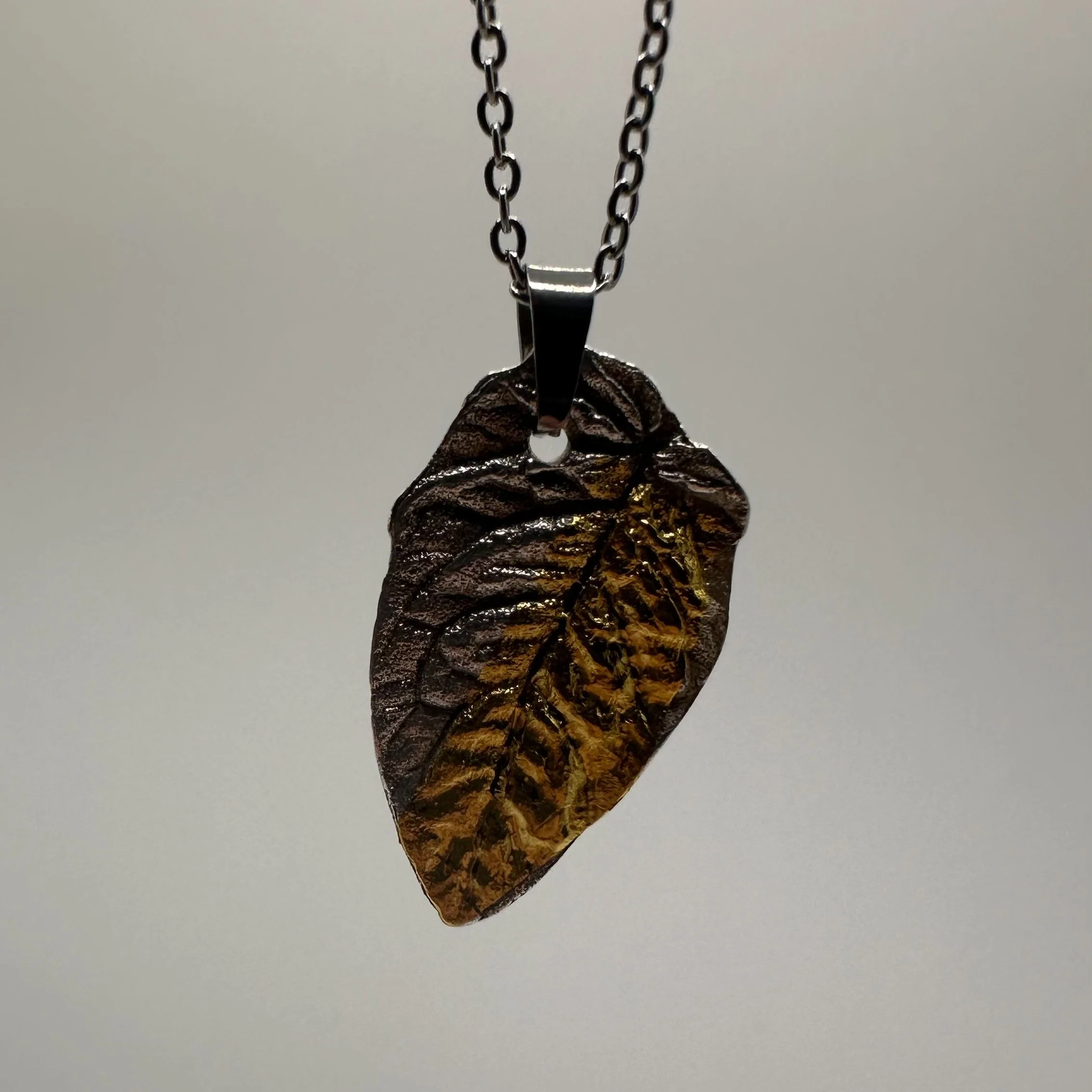 Shop_Richard Allen_Golden Nightshade-The Pendant2.jpeg