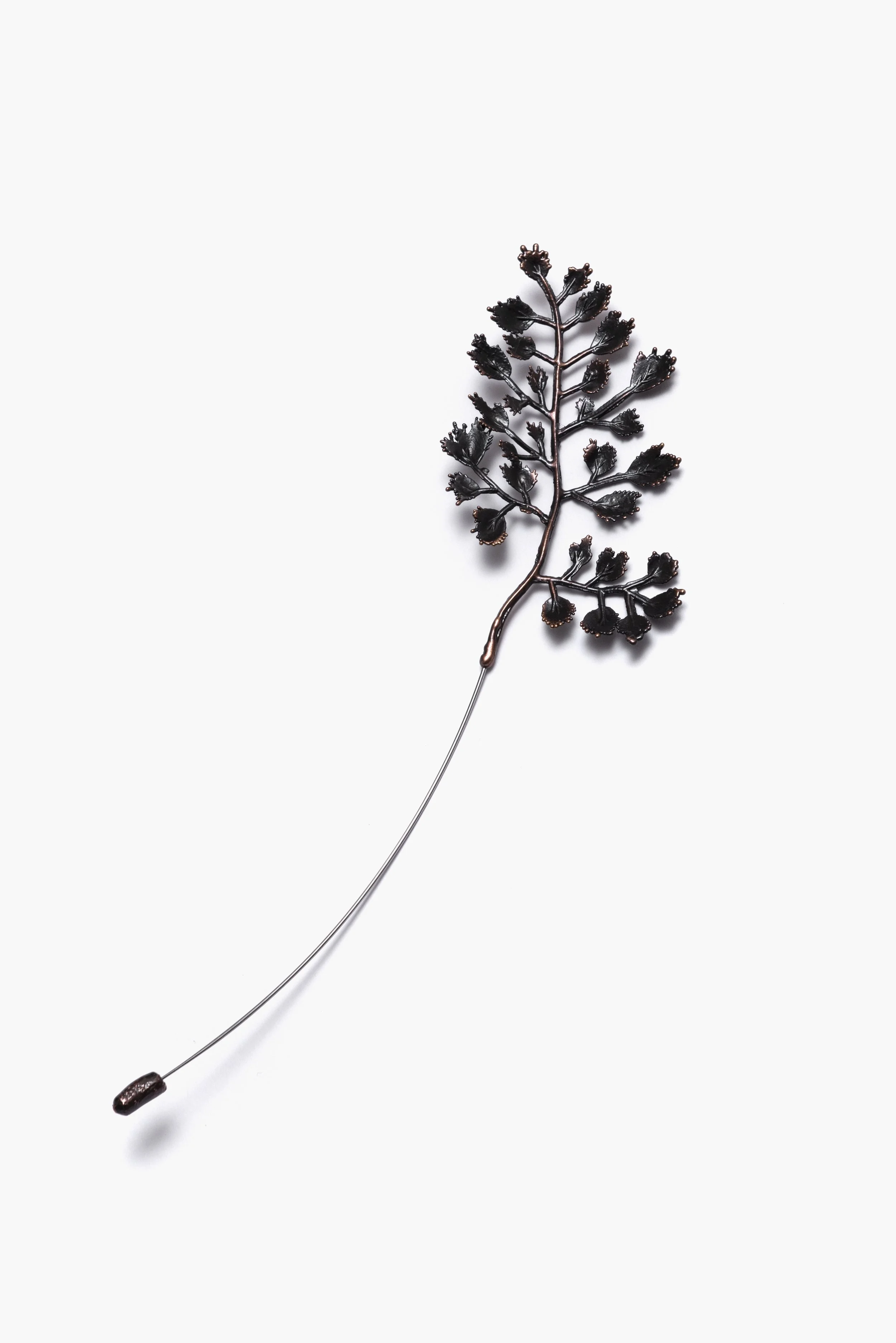 SHOP_ElsOpDeBeeck_Bloom brooch#1_1.jpg