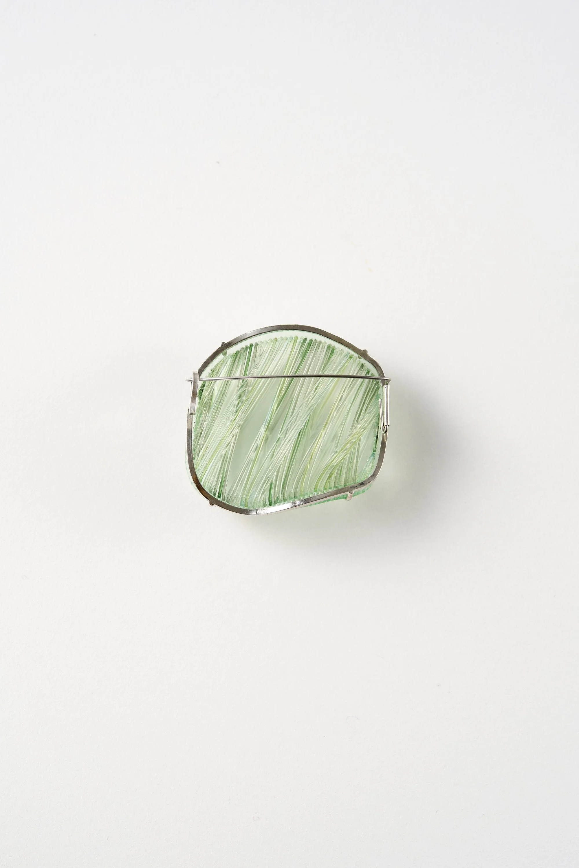 SHOP_YUKA TANIAI_Glimmer Brooch_2.jpg