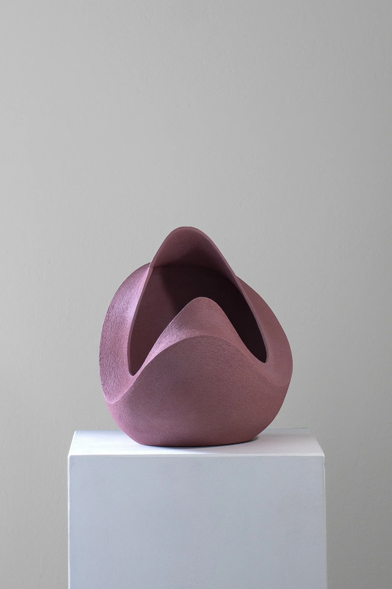 ChousCeramics_Erebus_2026_PurpleStoneware_25x29.5x24cm_ £800_image3.jpg