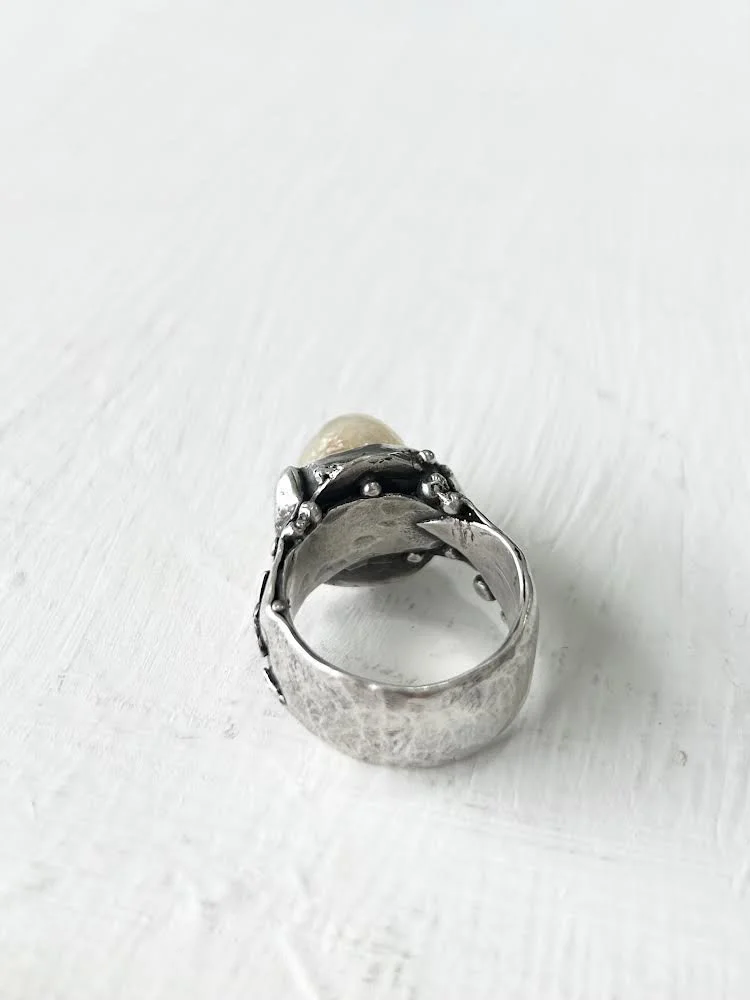 SHOP_SZU YIN WANG_ MAN WITH CROWN6.JPG