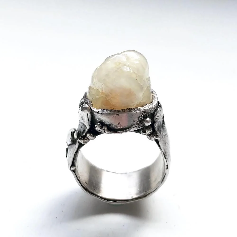 SHOP_SZU YIN WANG_ MAN WITH CROWN1.JPG