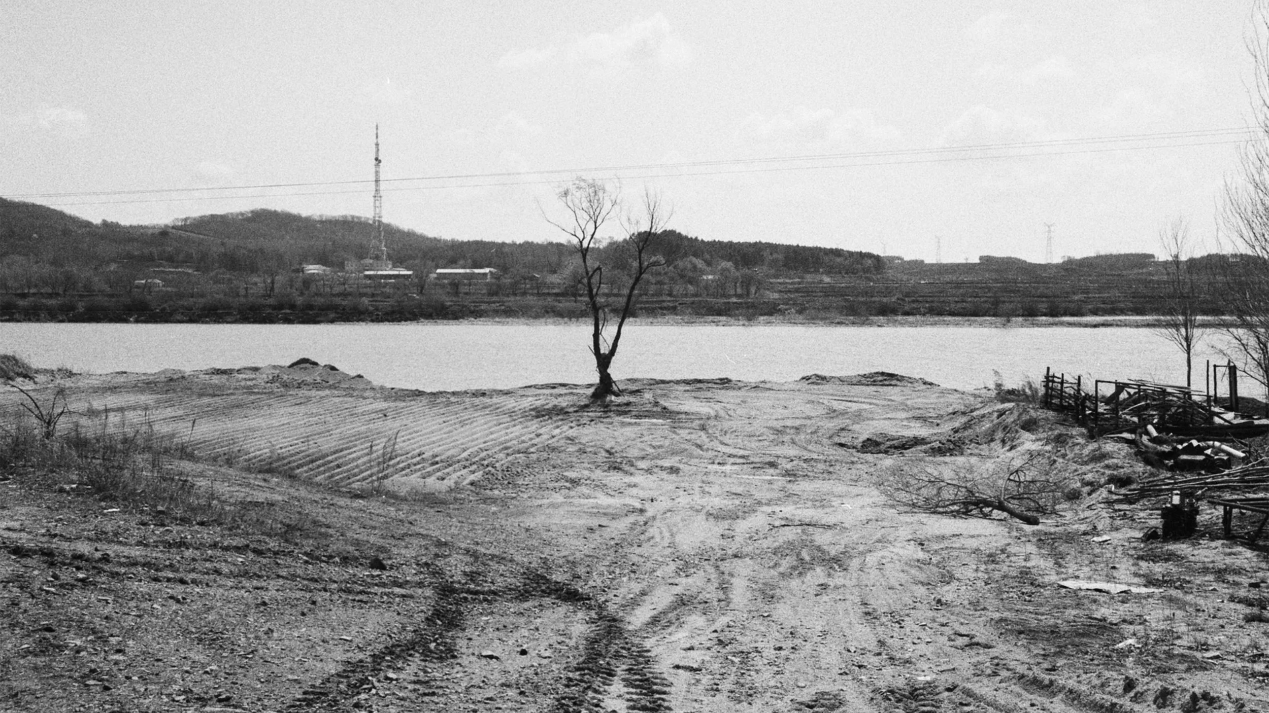 INSTA_YIZHOU LI_North of the Rivers_1.JPG