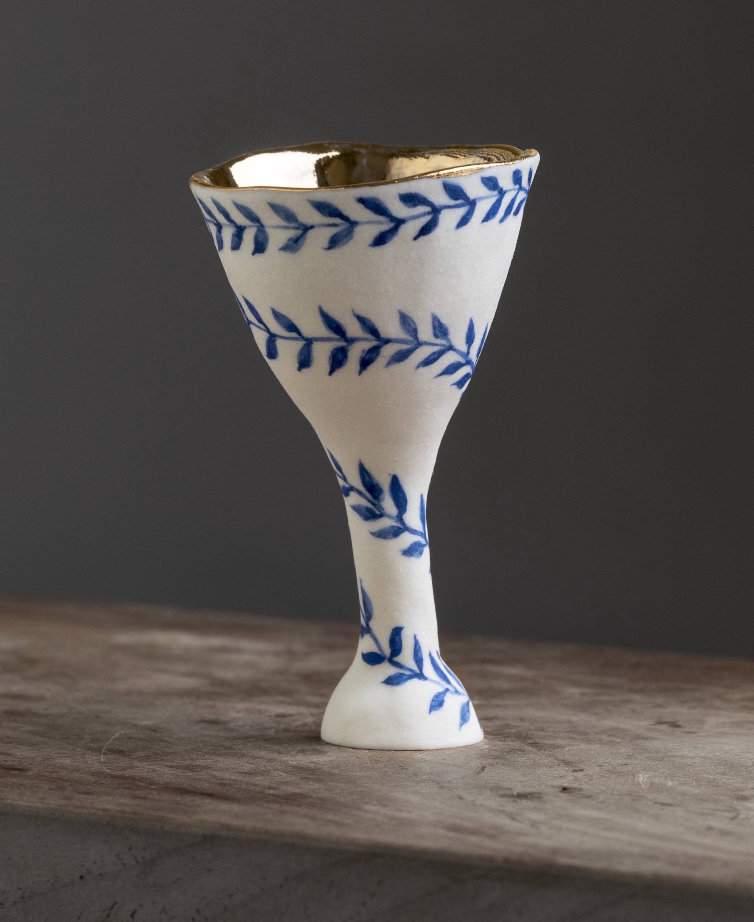 SassyPark_LeafMotif_EggCupf_PorcelainAndGoldLustre_9x5.5x5.5cm_£150.jpeg