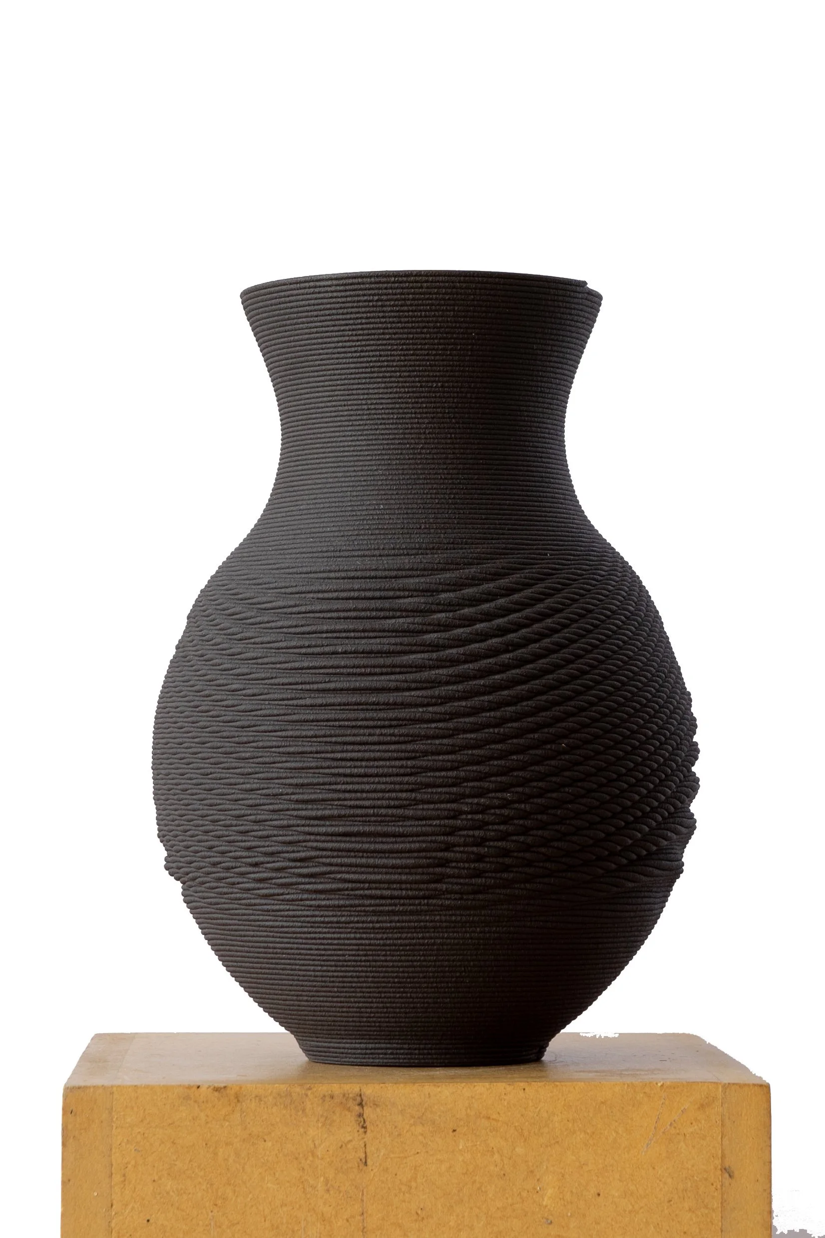 DanielValenciaFerrá_Pelike_S_01_2021_3DprintedBlackStoneware_200x120mm_90€.jpg